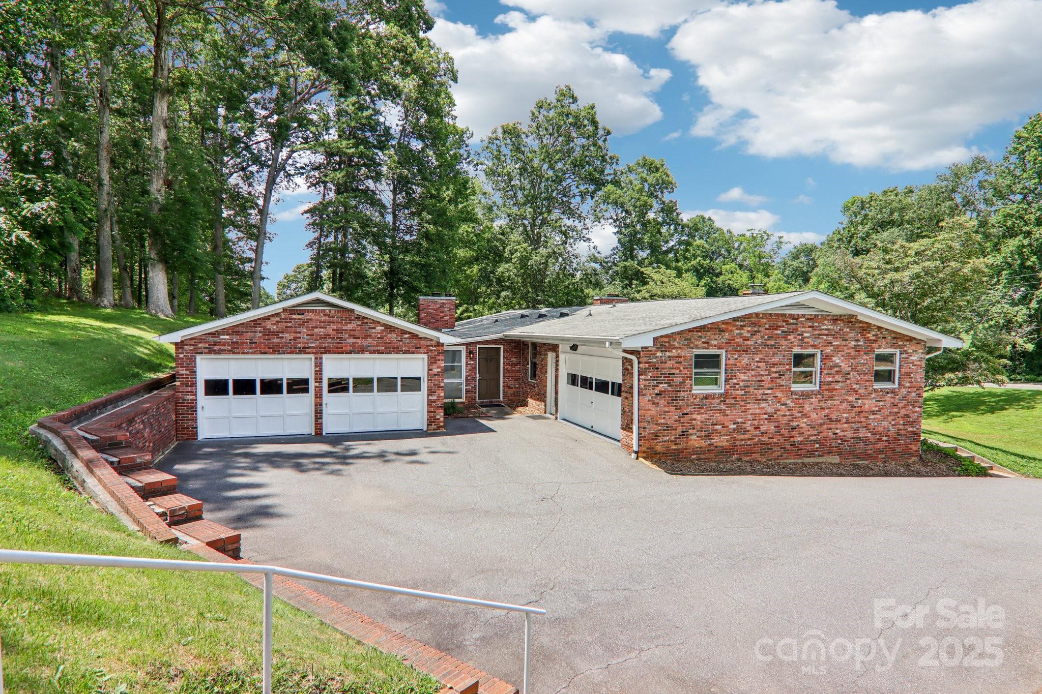 324 Old Leicester Highway