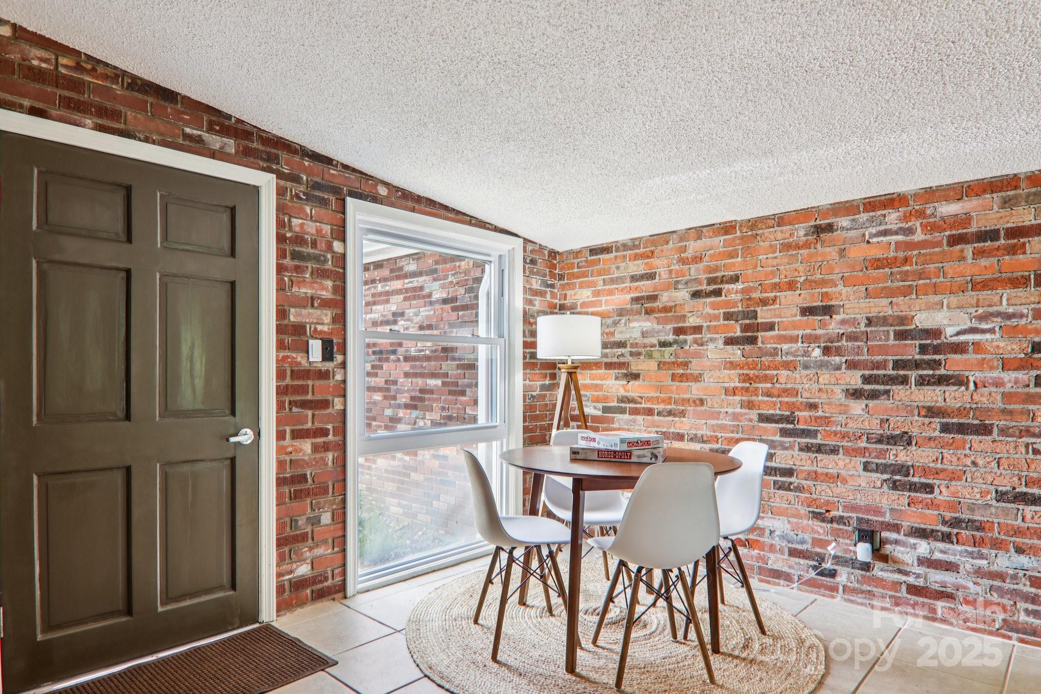 324 Old Leicester Highway