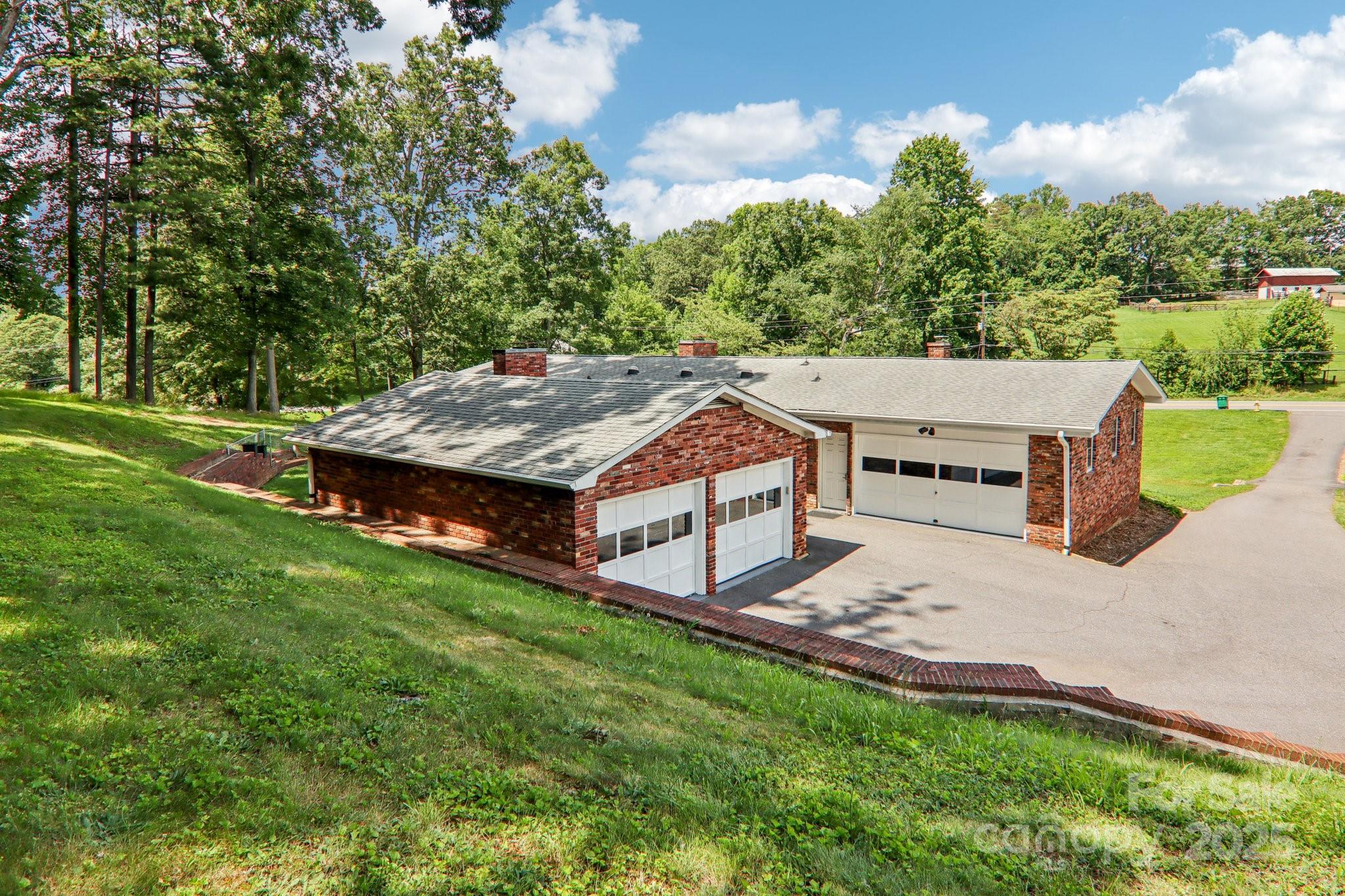 324 Old Leicester Highway