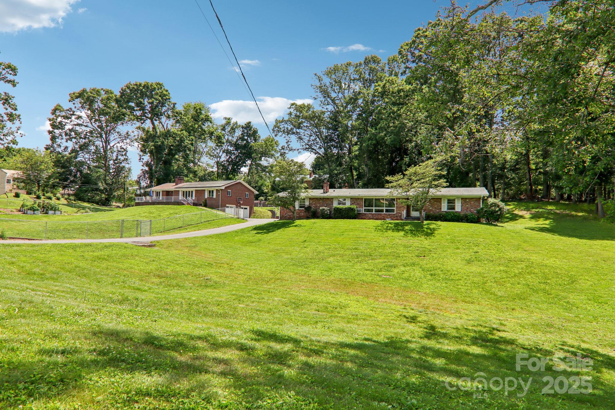 324 Old Leicester Highway