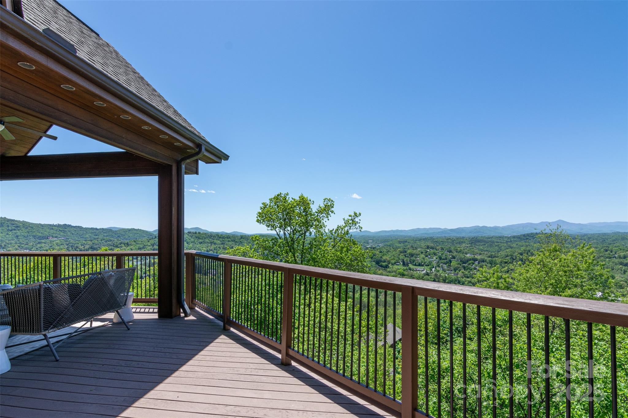 21 South Point Drive