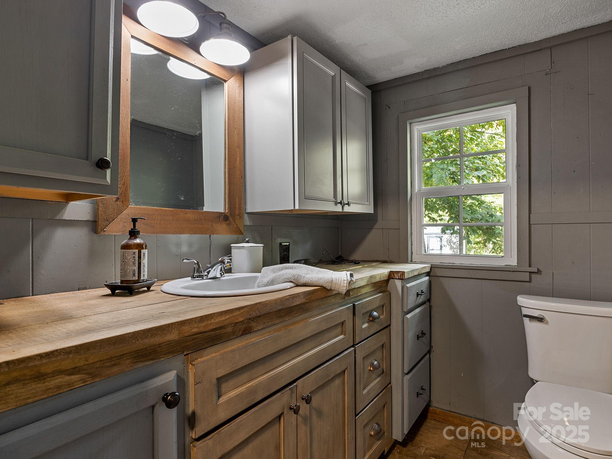 1933 John Shehan Road