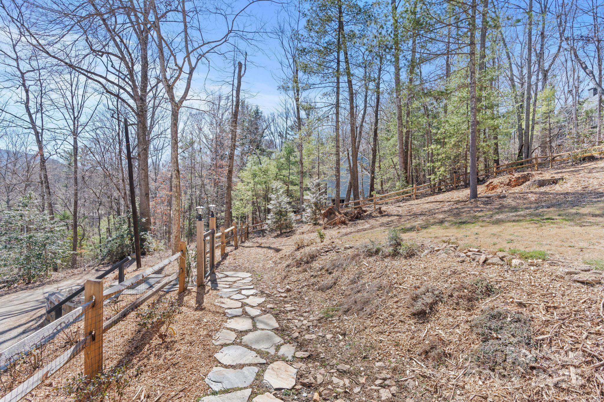 207 Cedarview Drive
