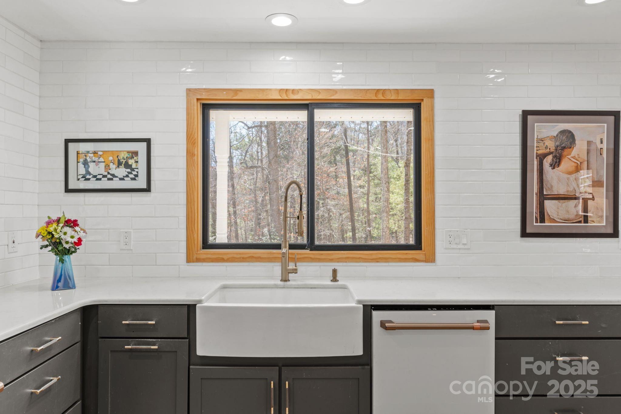 207 Cedarview Drive