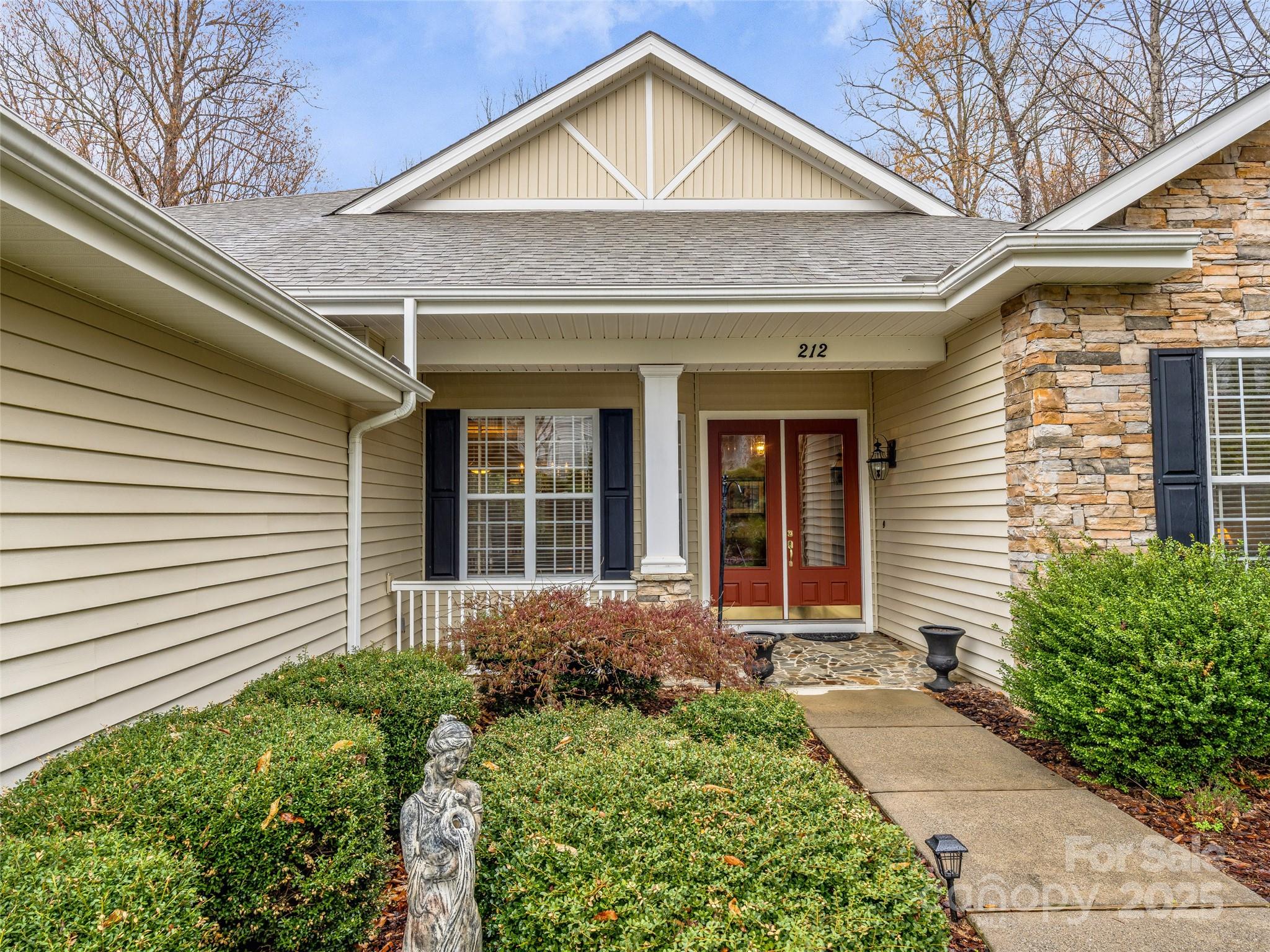 212 Eagle Chase Lane