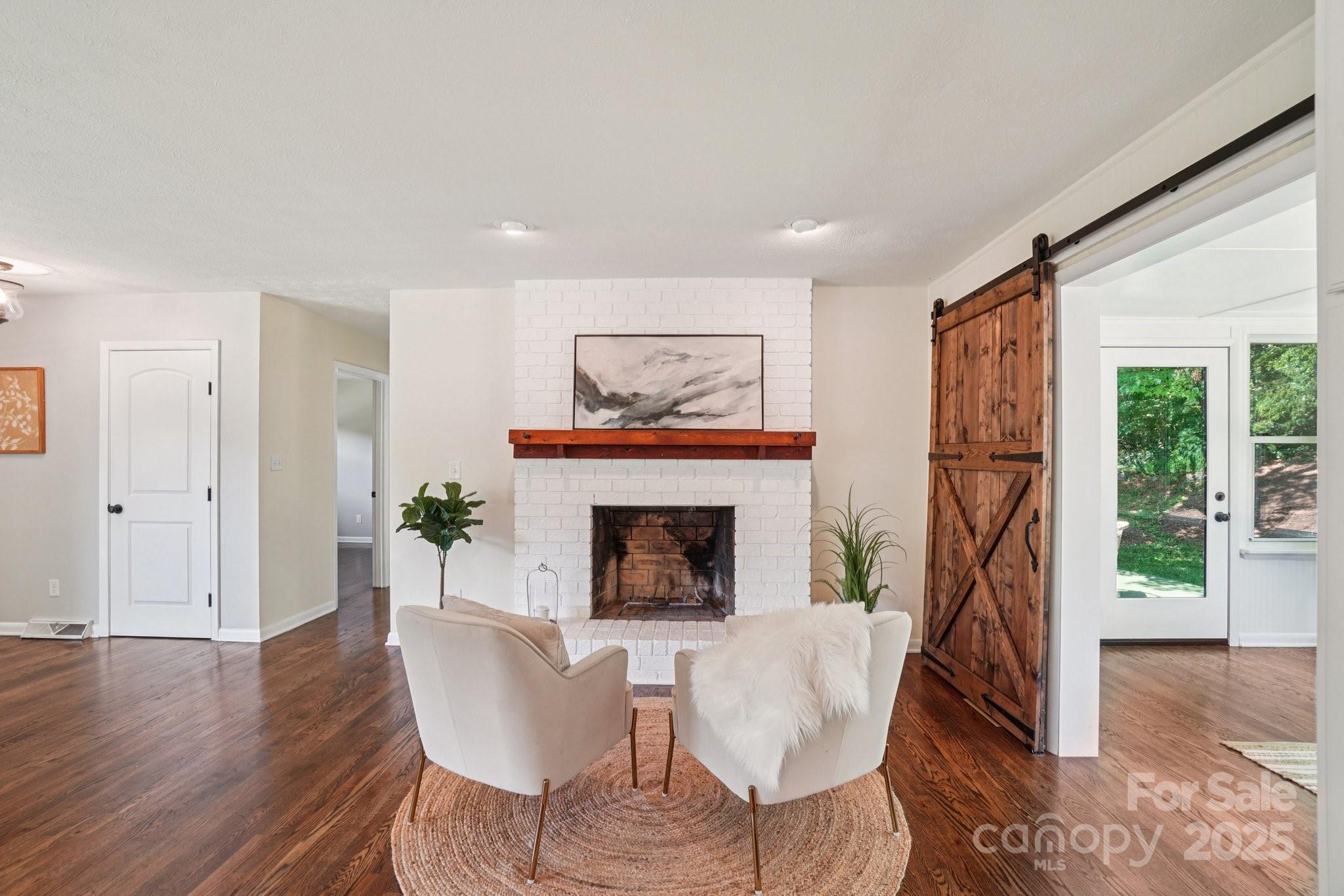1 Forest Lane