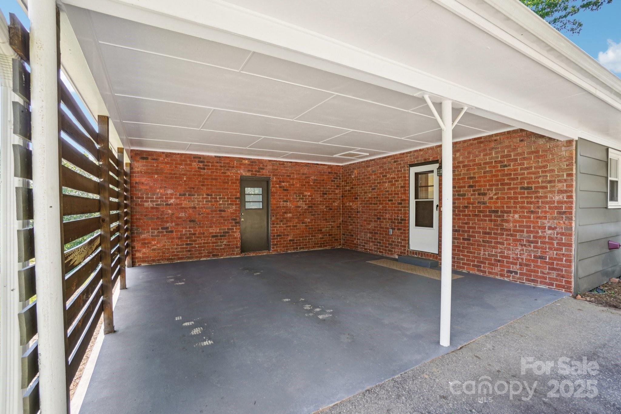 1 Forest Lane