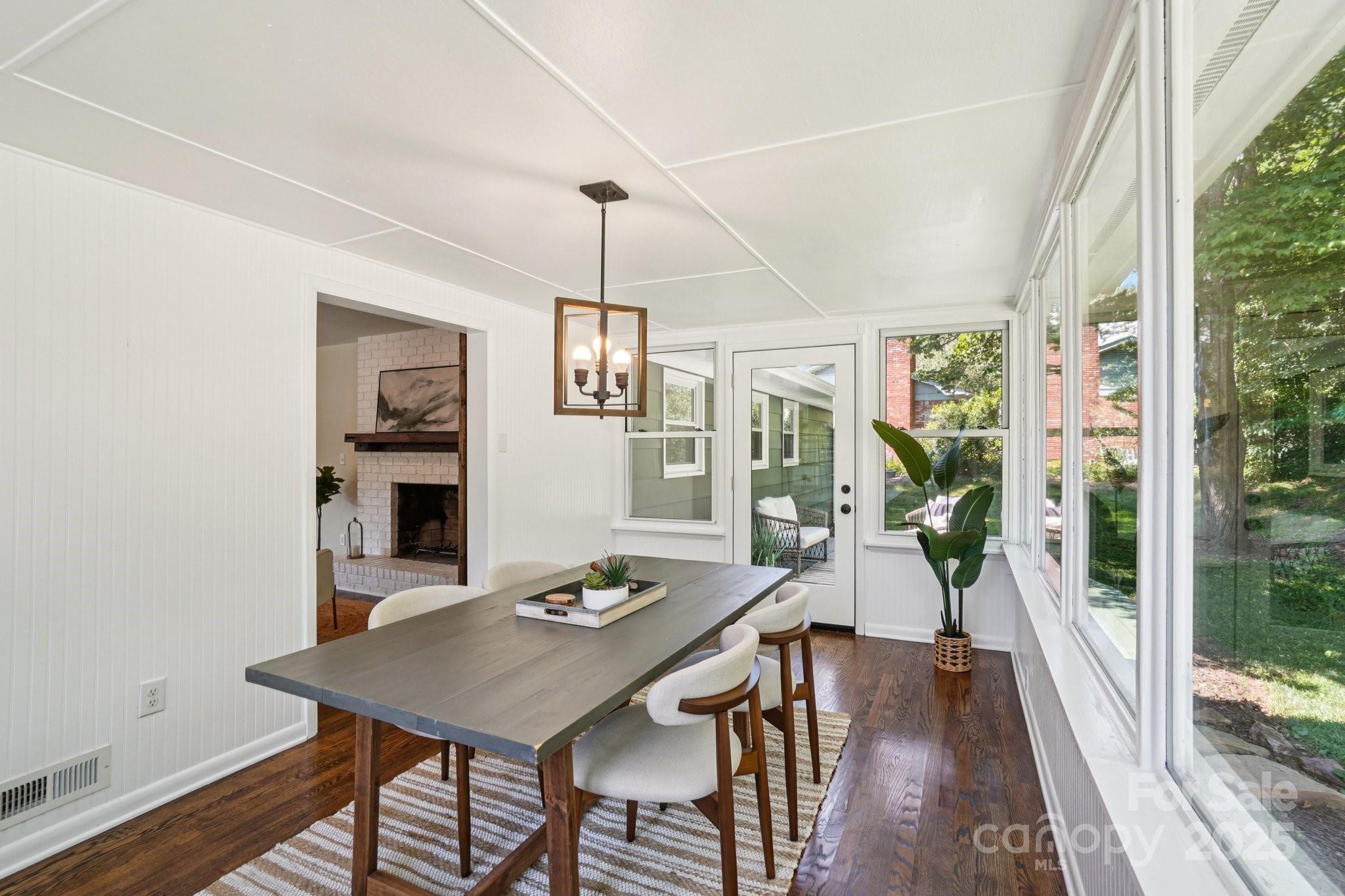 1 Forest Lane
