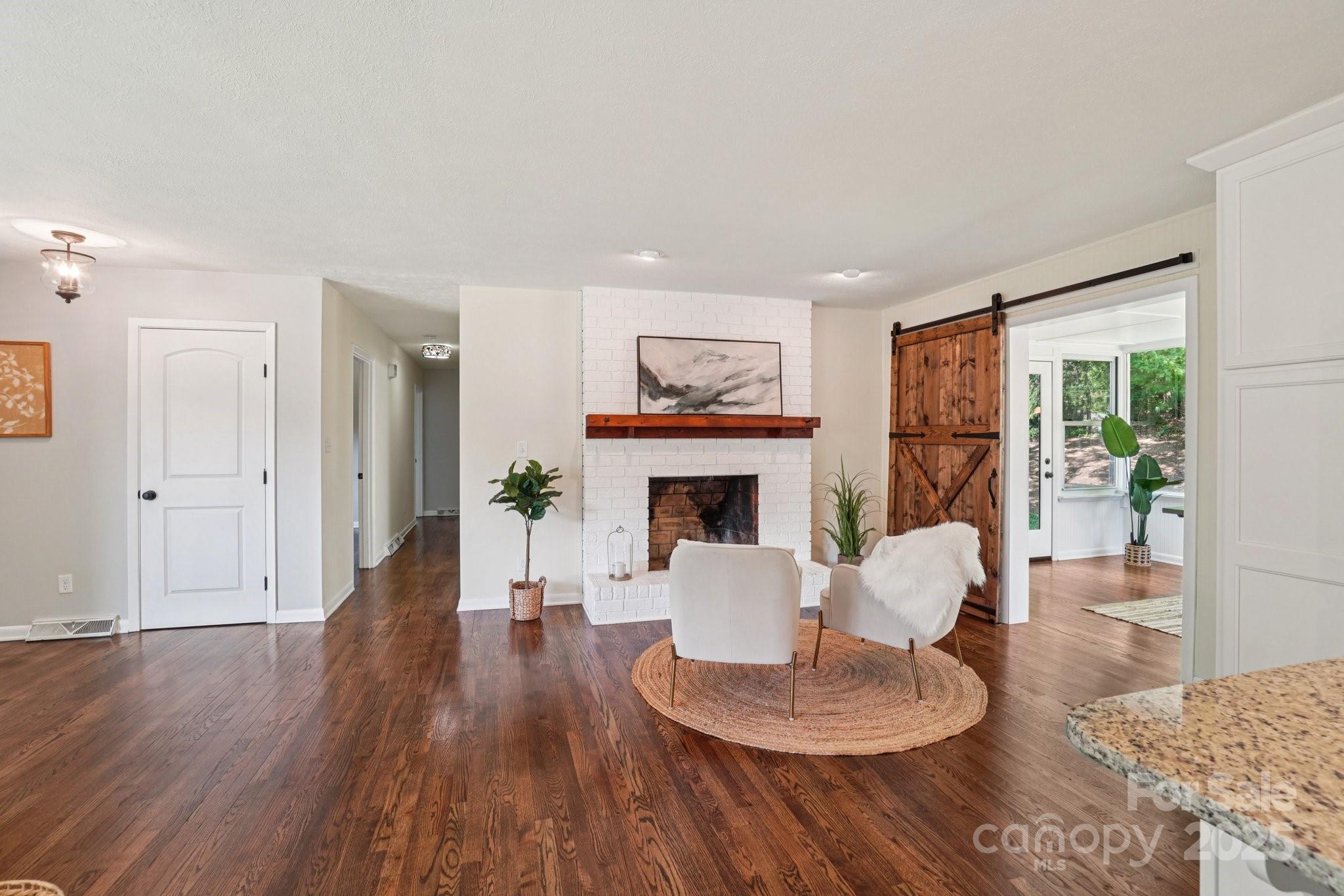 1 Forest Lane