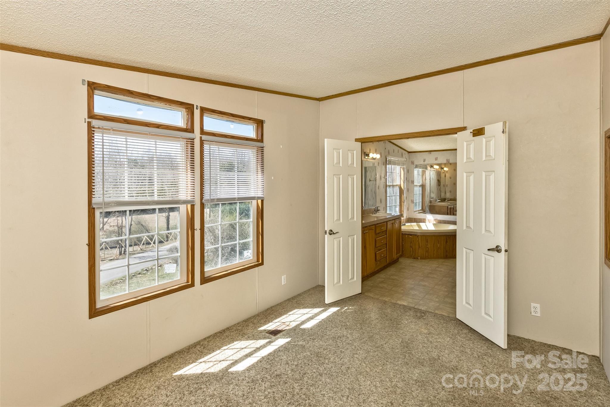 18 Evelyn Acres Drive