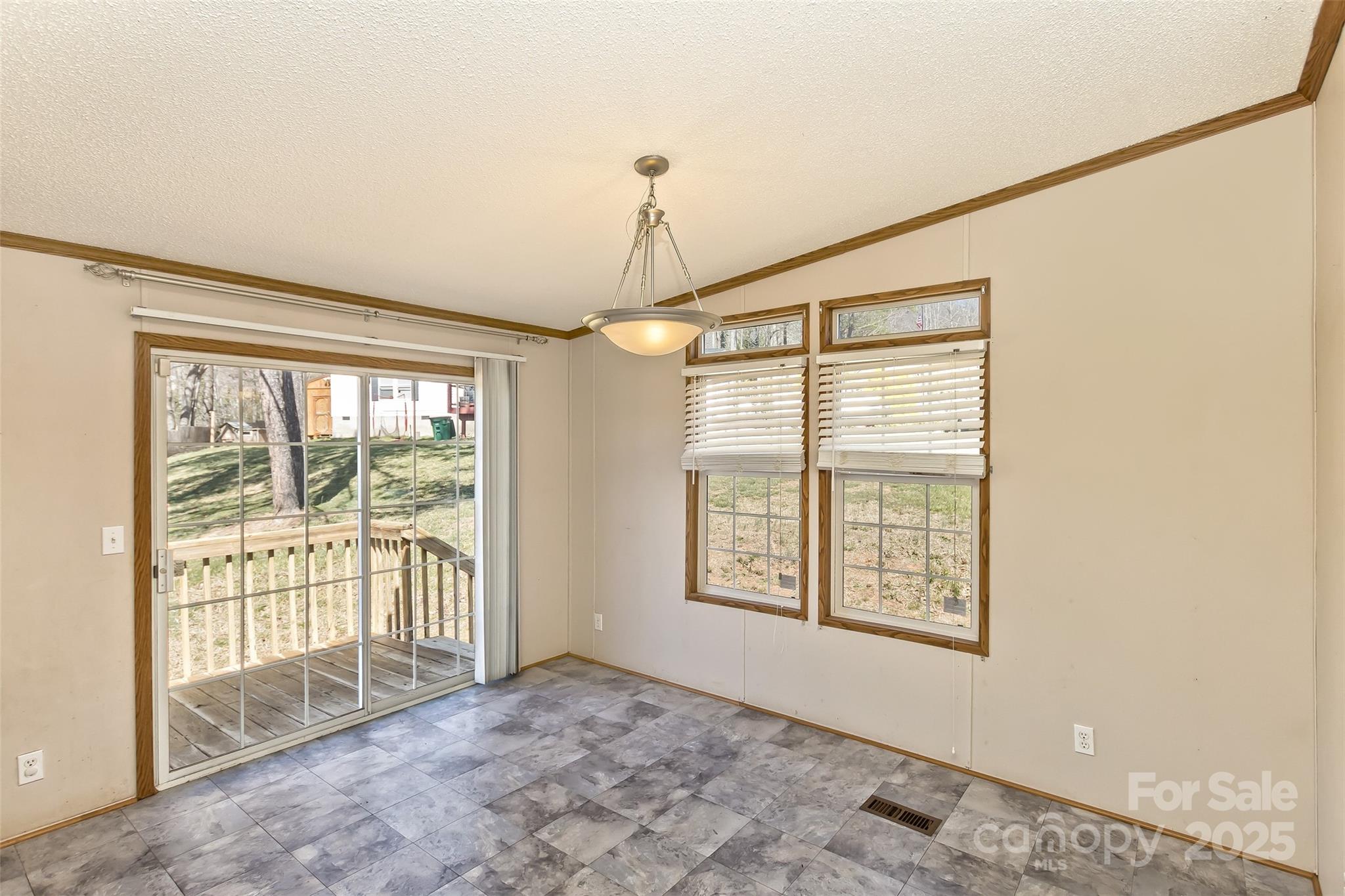 18 Evelyn Acres Drive