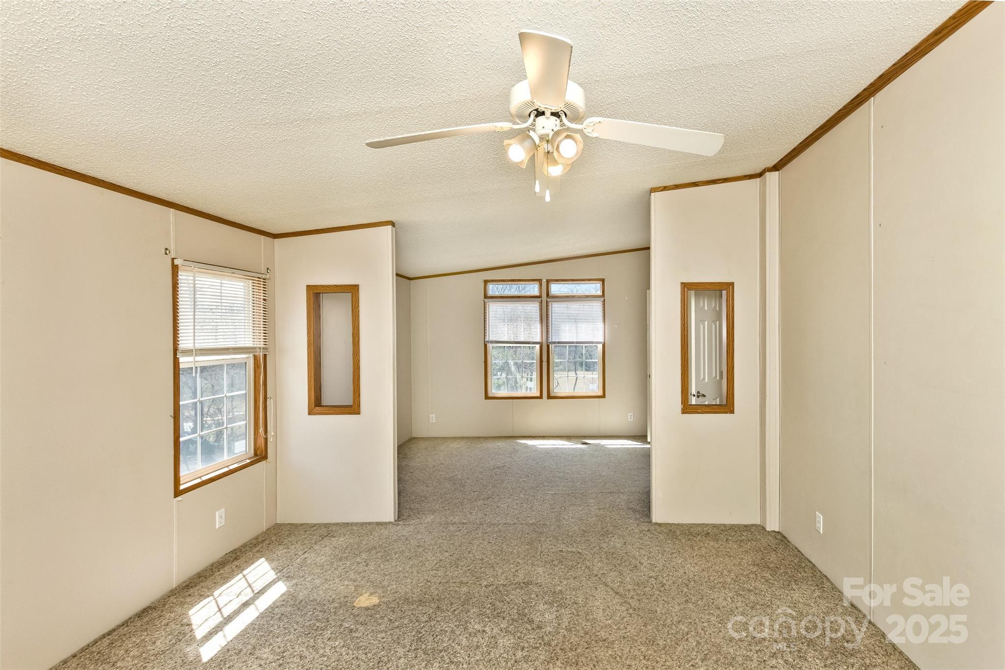18 Evelyn Acres Drive