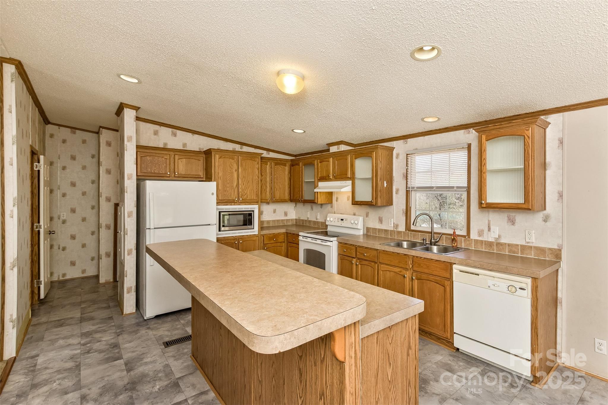 18 Evelyn Acres Drive