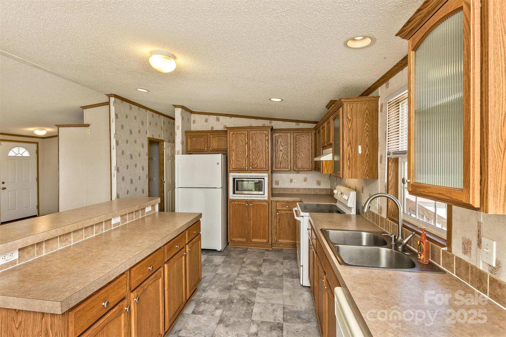 18 Evelyn Acres Drive