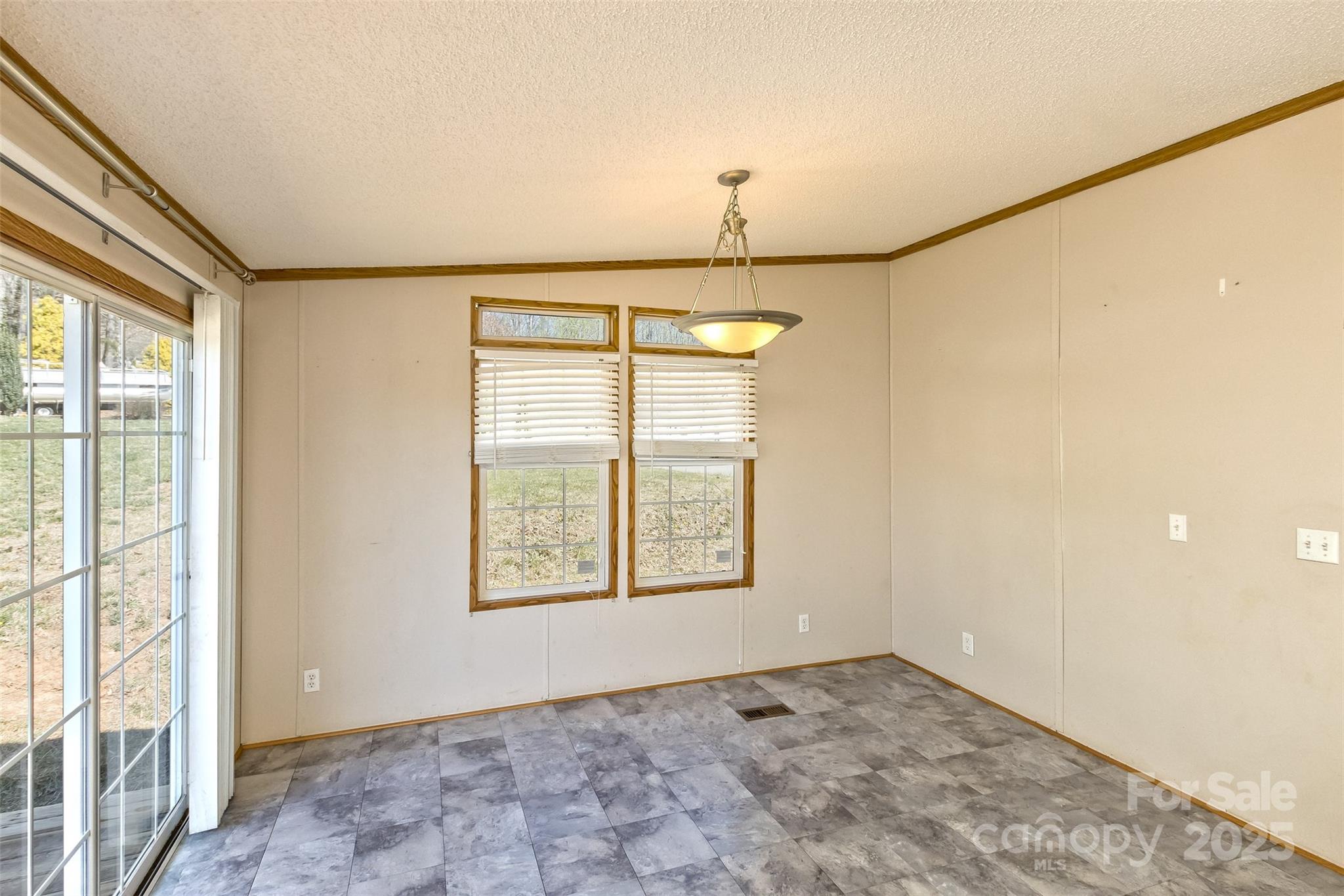 18 Evelyn Acres Drive