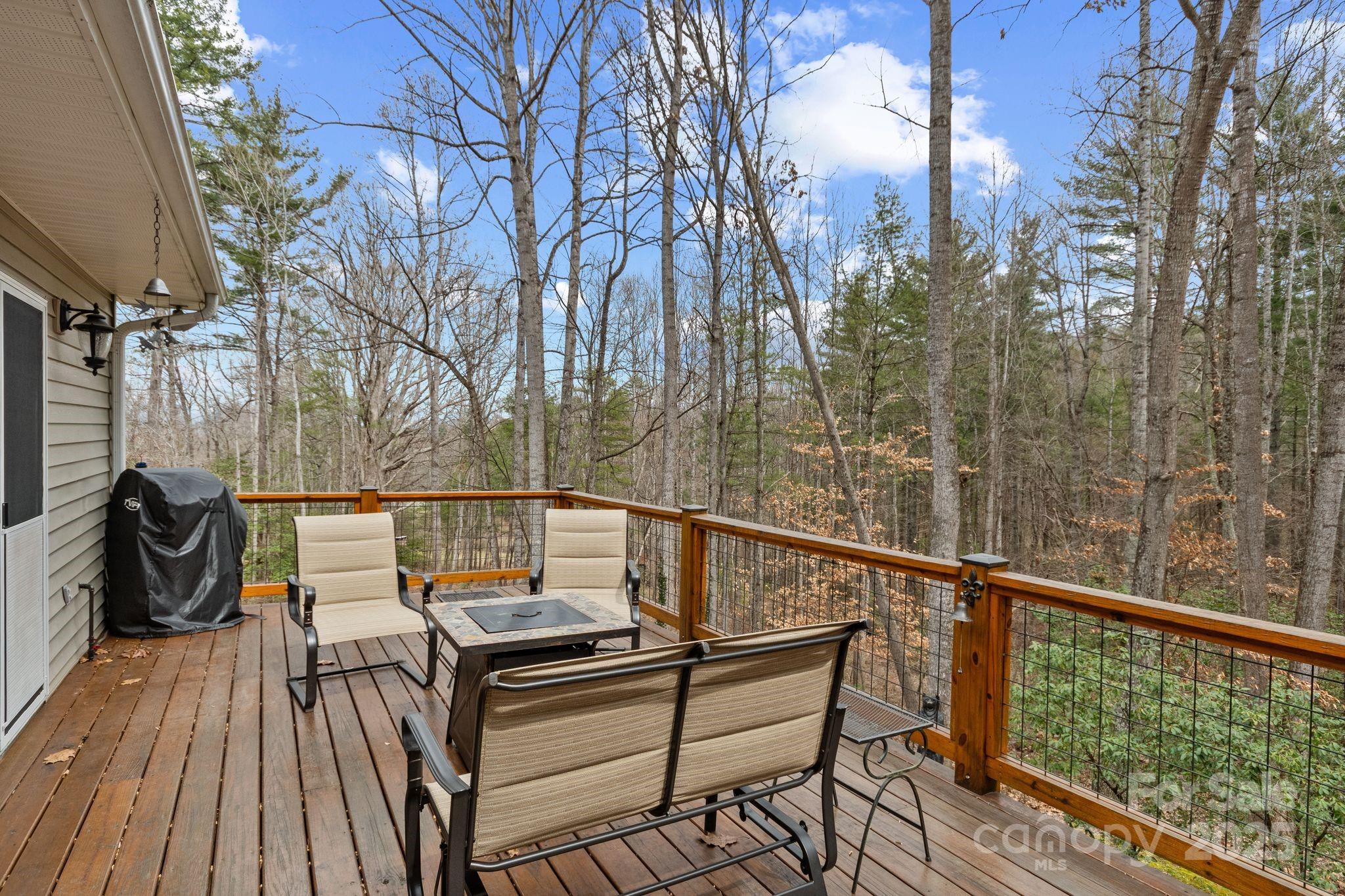 17 Sweetwater Oaks Drive