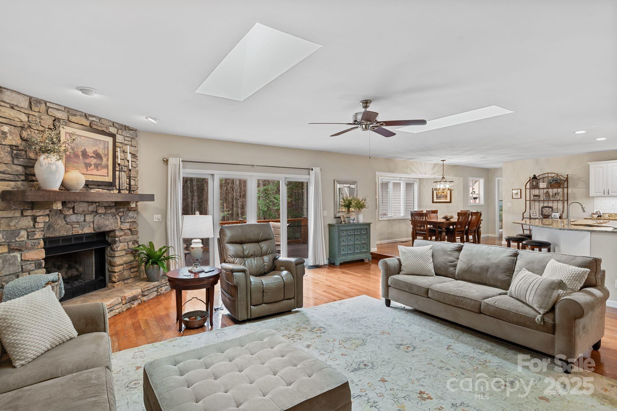 17 Sweetwater Oaks Drive