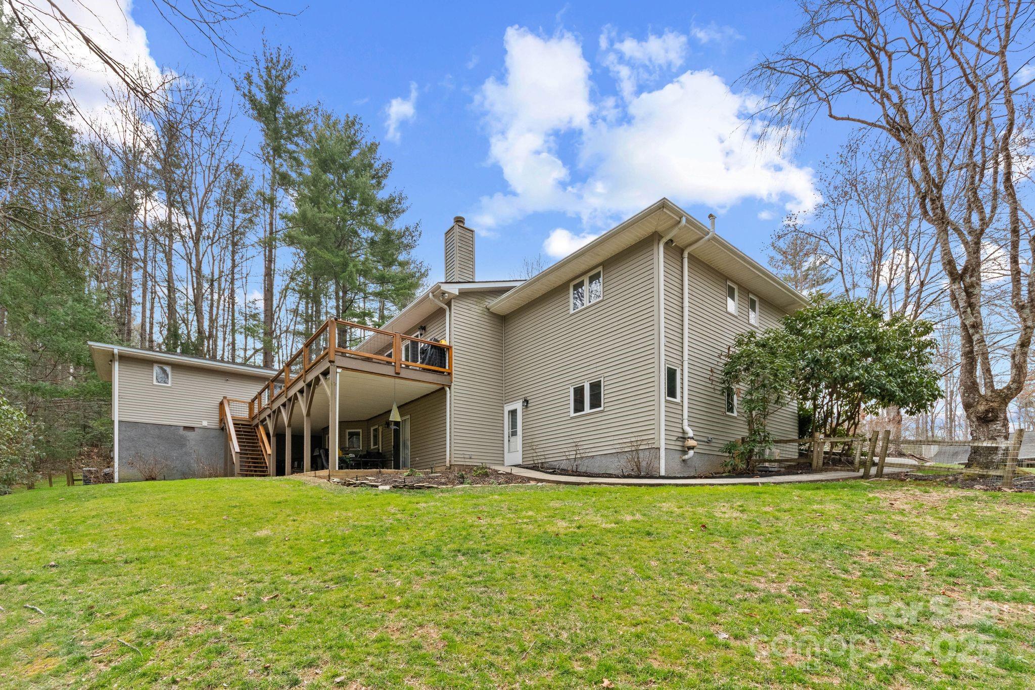 17 Sweetwater Oaks Drive