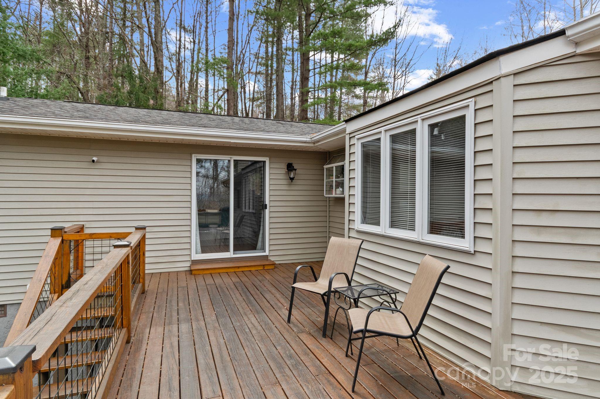 17 Sweetwater Oaks Drive