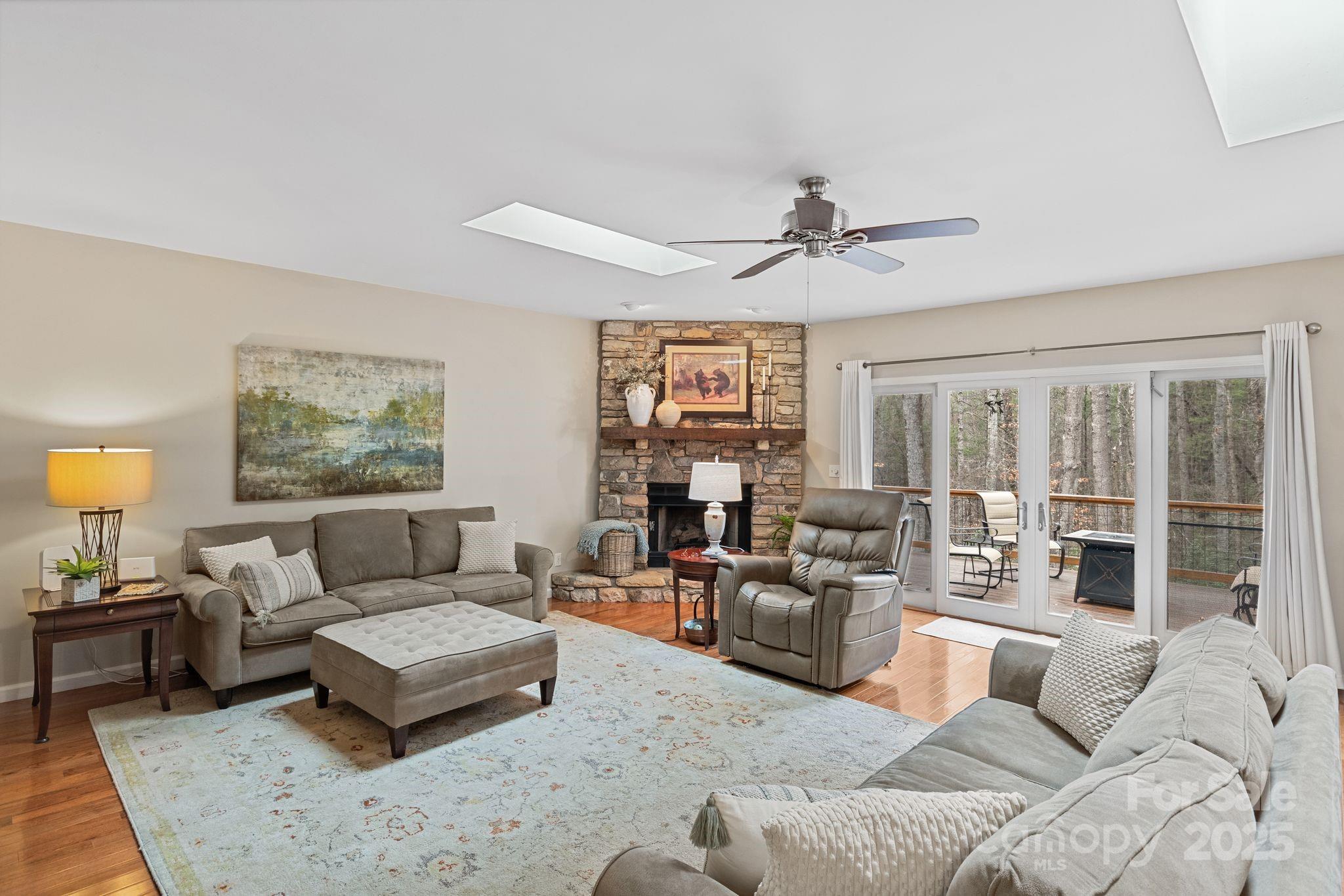 17 Sweetwater Oaks Drive
