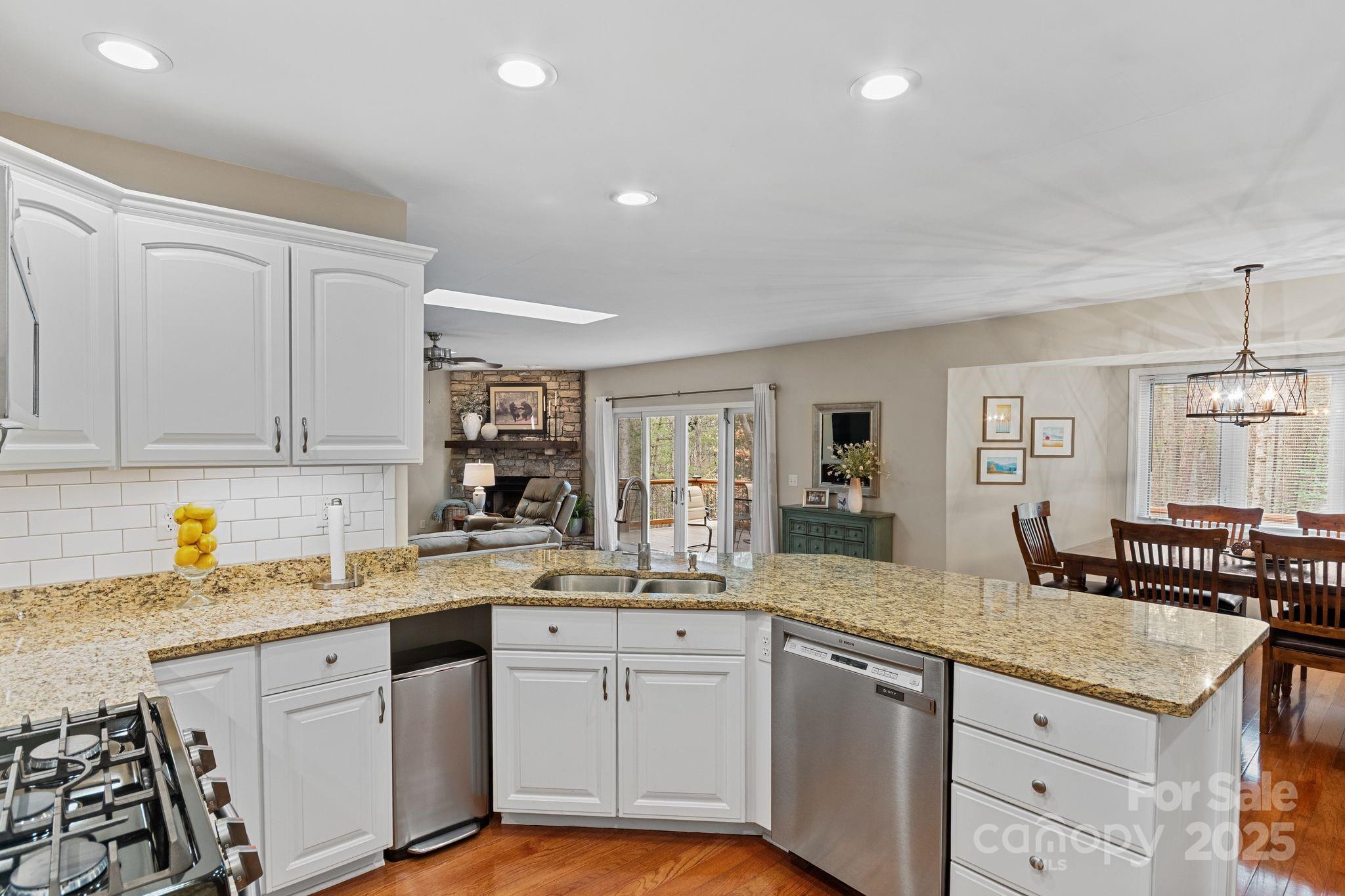 17 Sweetwater Oaks Drive