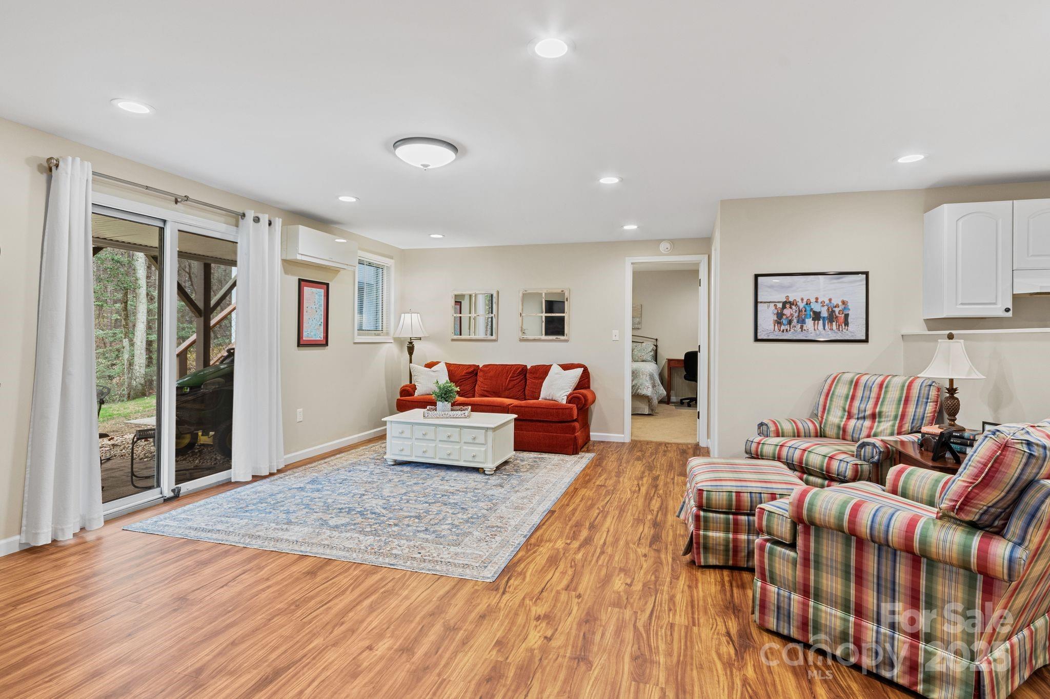 17 Sweetwater Oaks Drive
