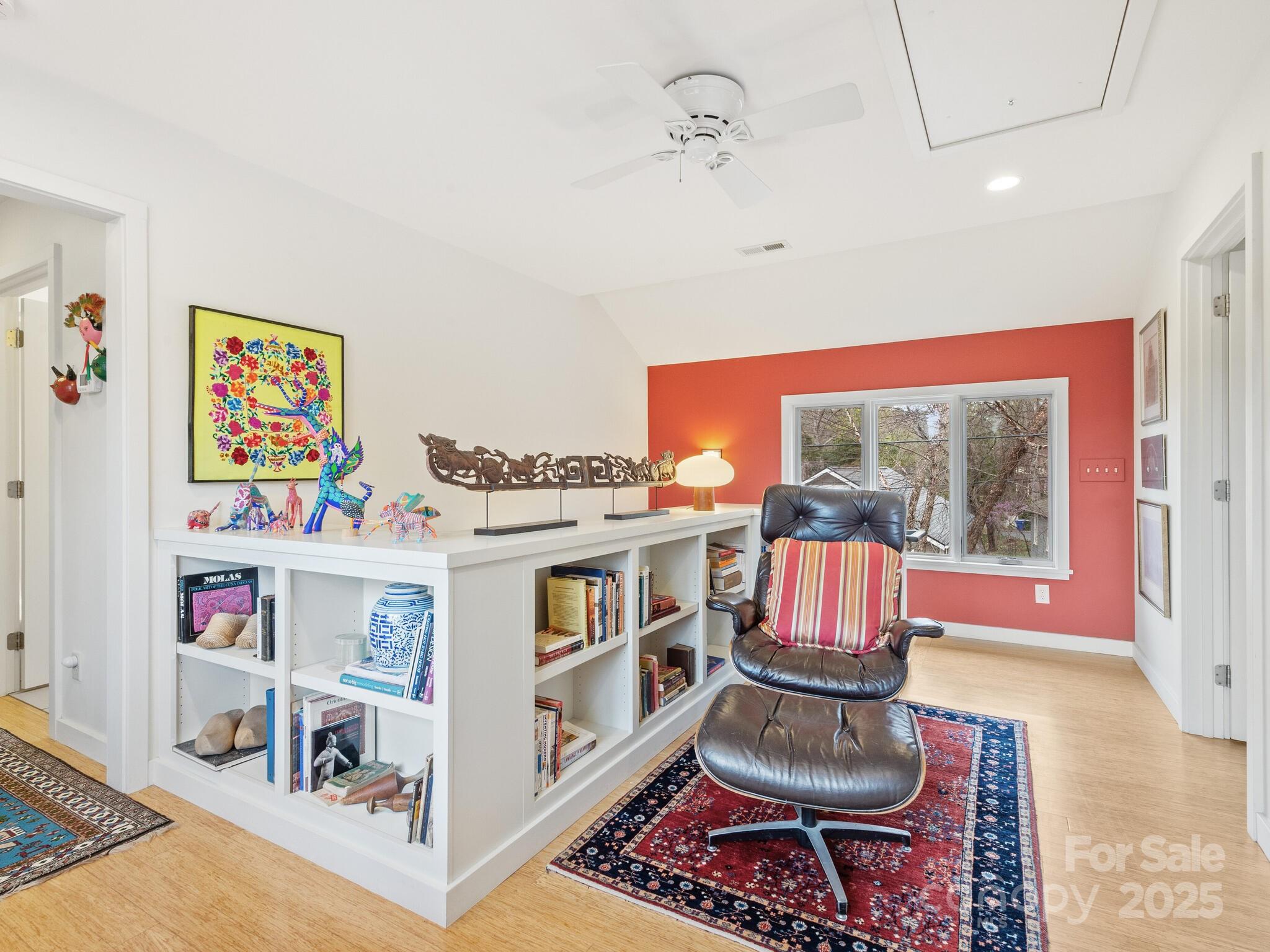 22 Lenoir Street