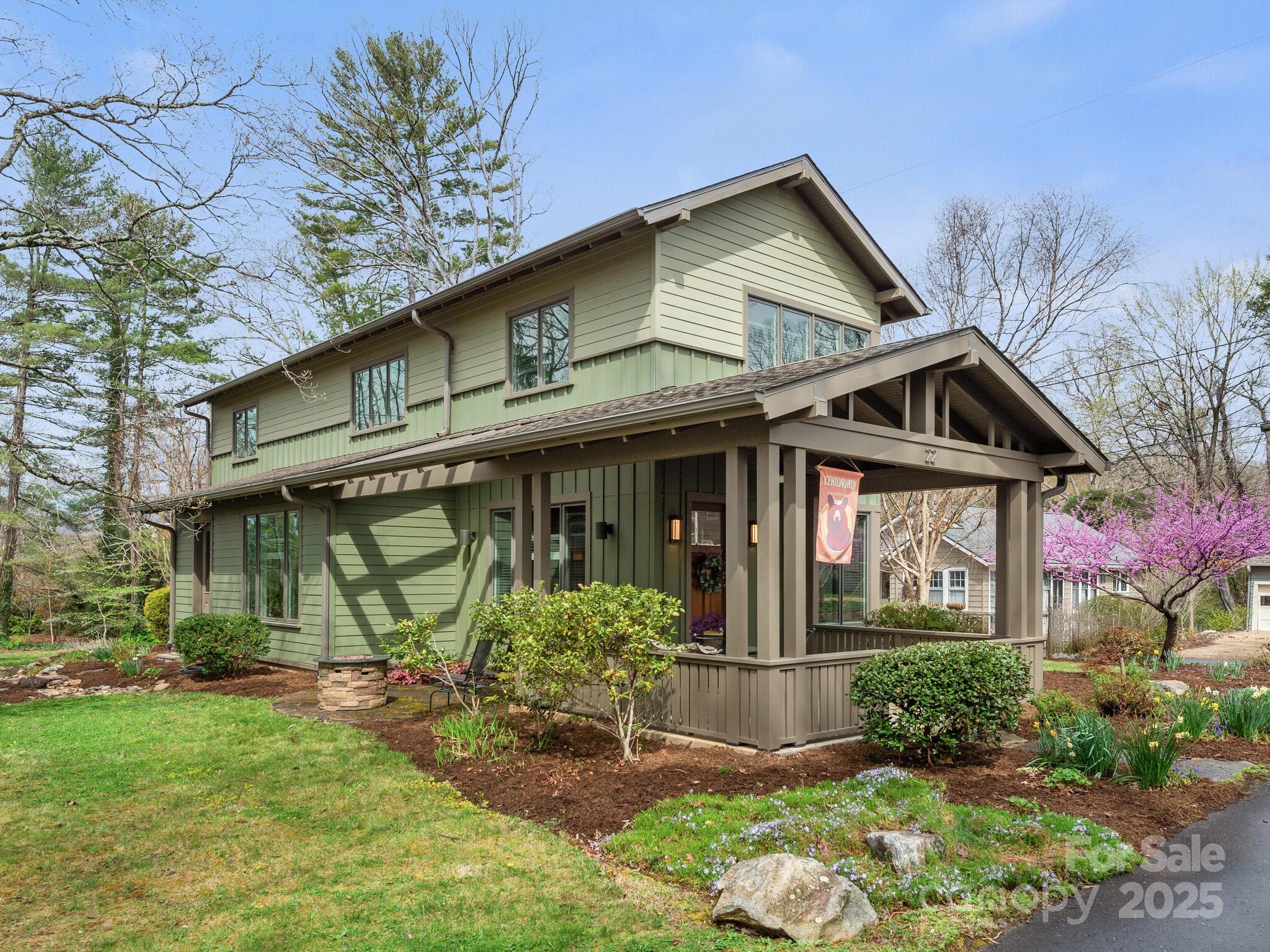 22 Lenoir Street