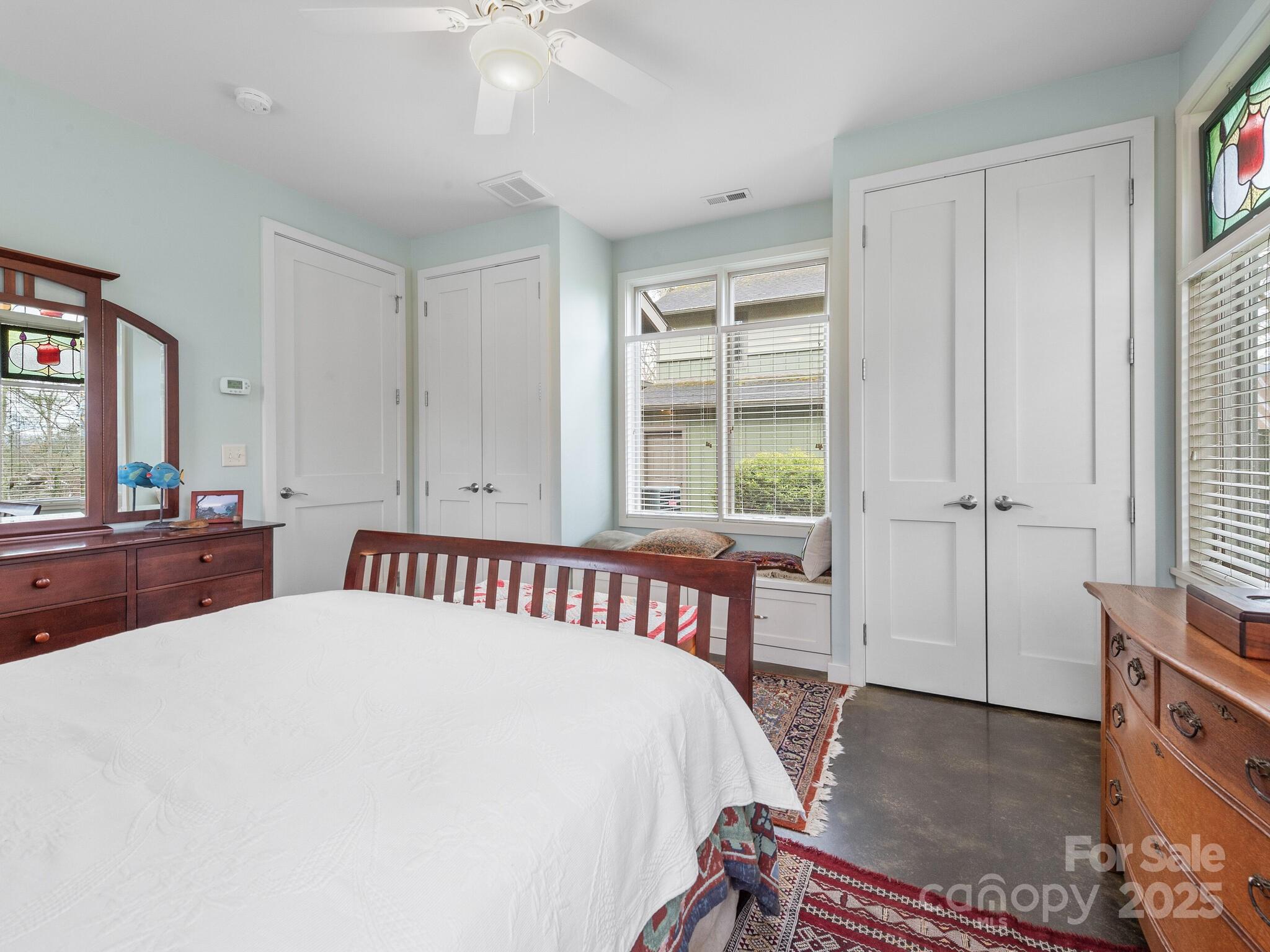 22 Lenoir Street