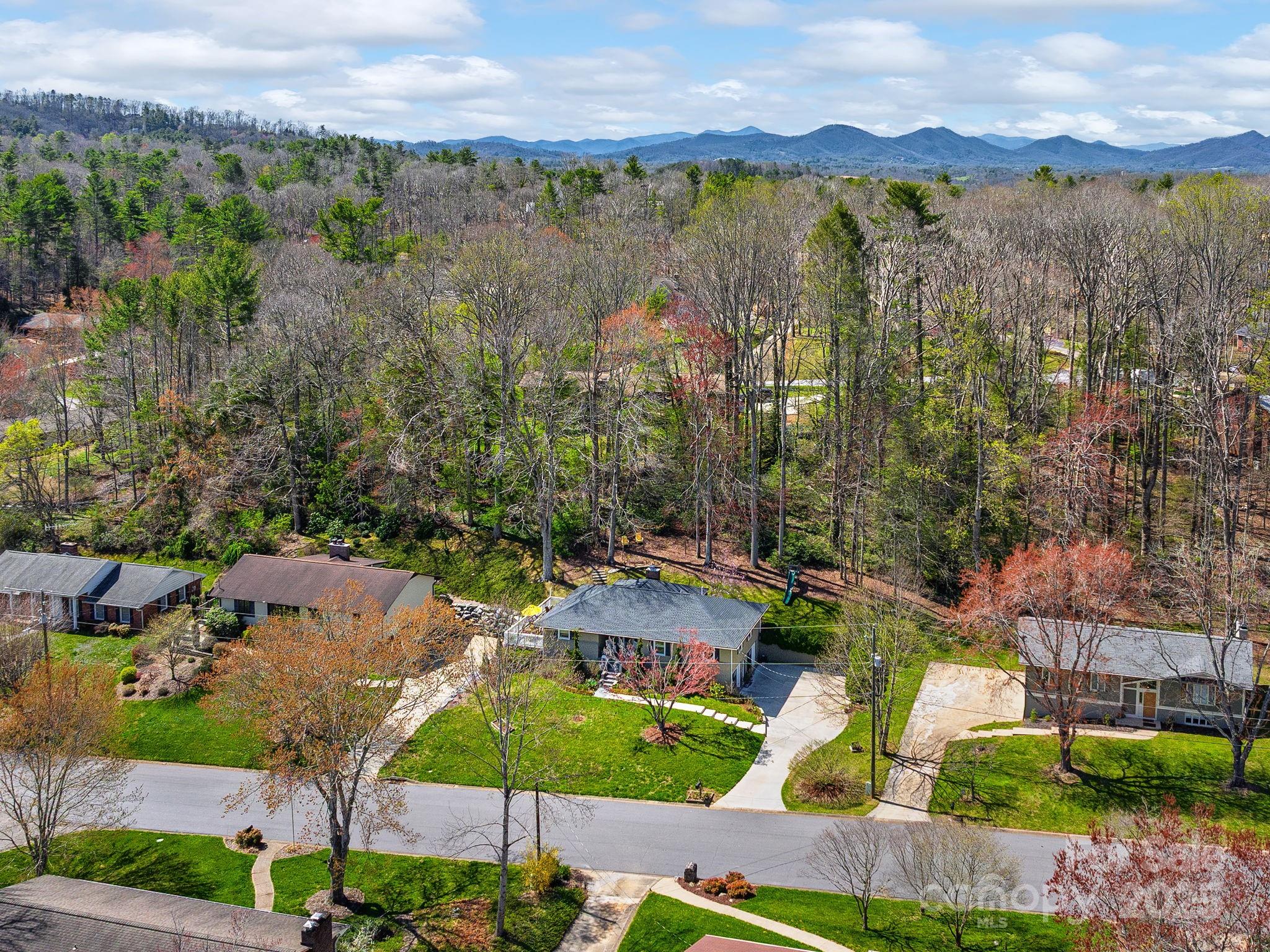 324 Woody Lane