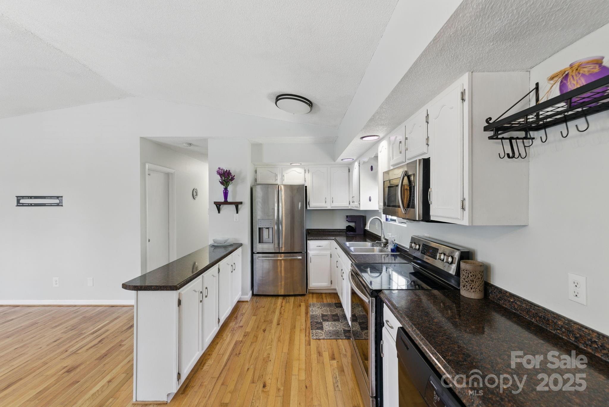 39 Lakeside Drive