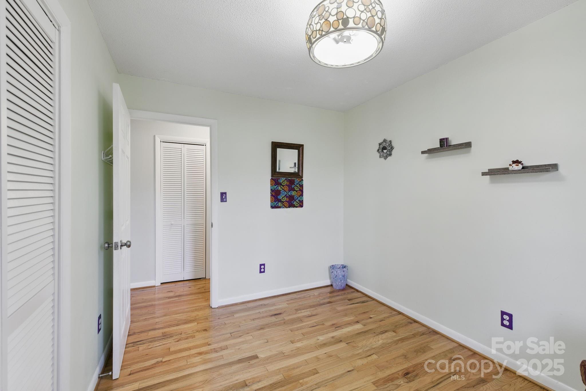 39 Lakeside Drive