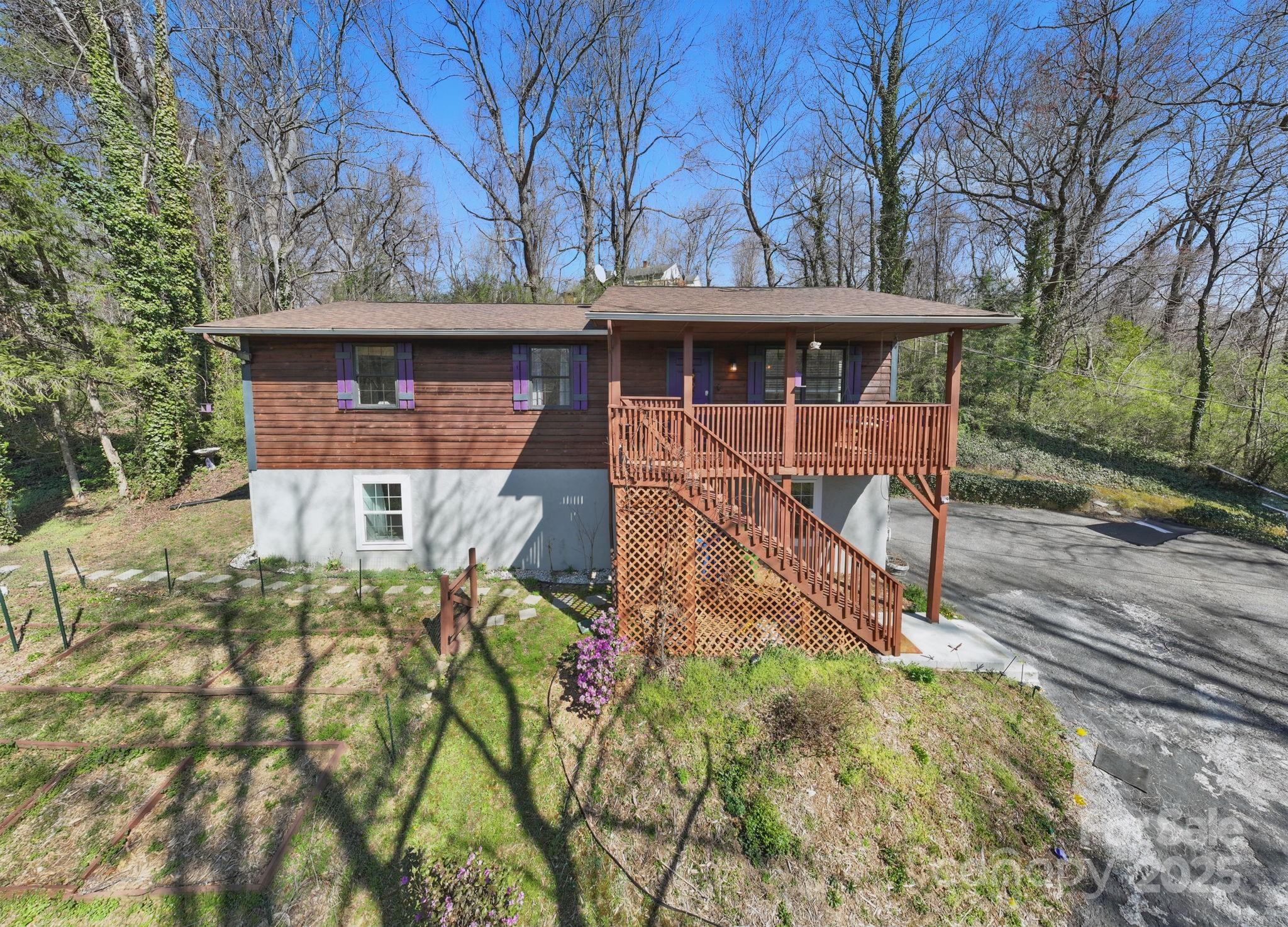 39 Lakeside Drive