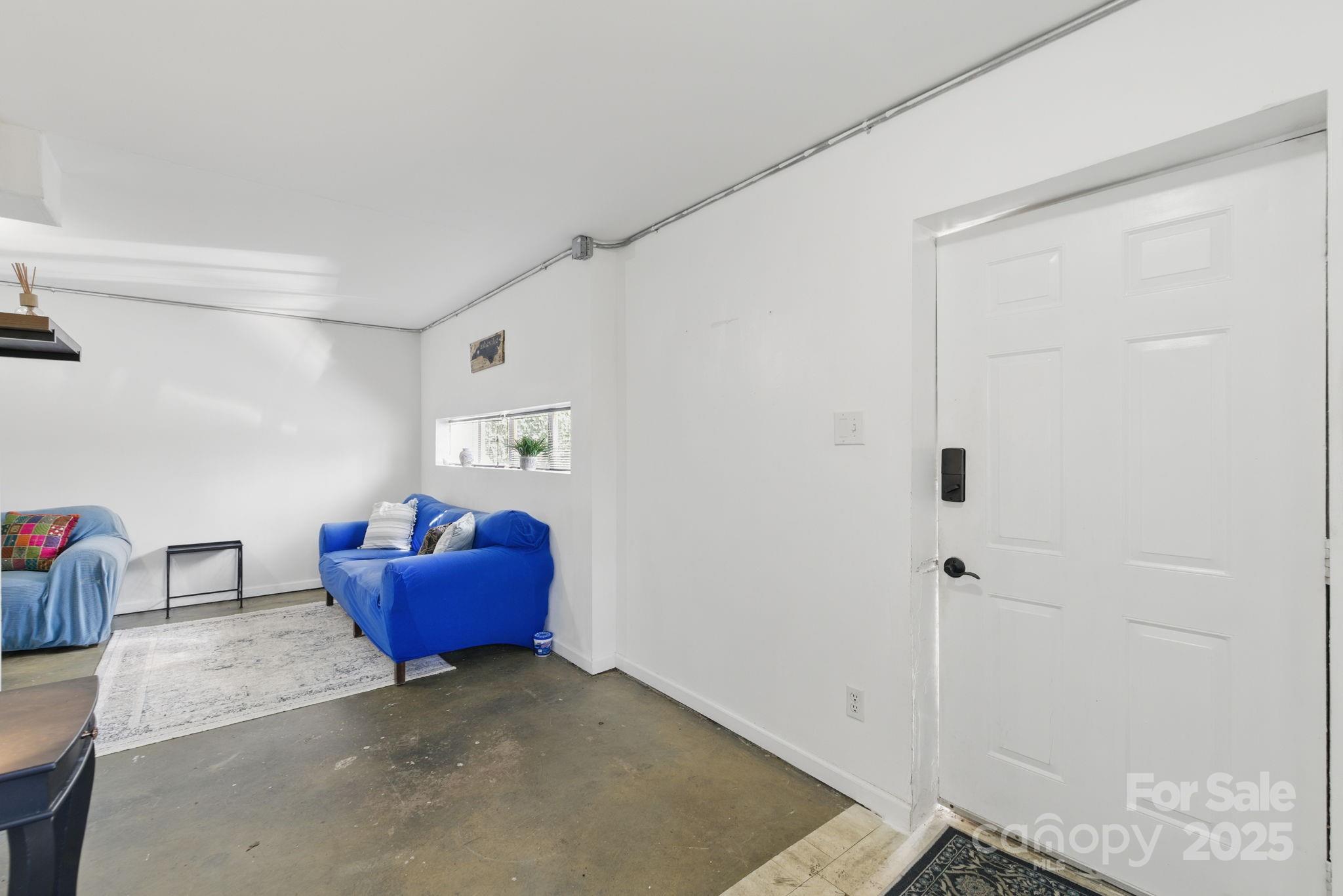 39 Lakeside Drive