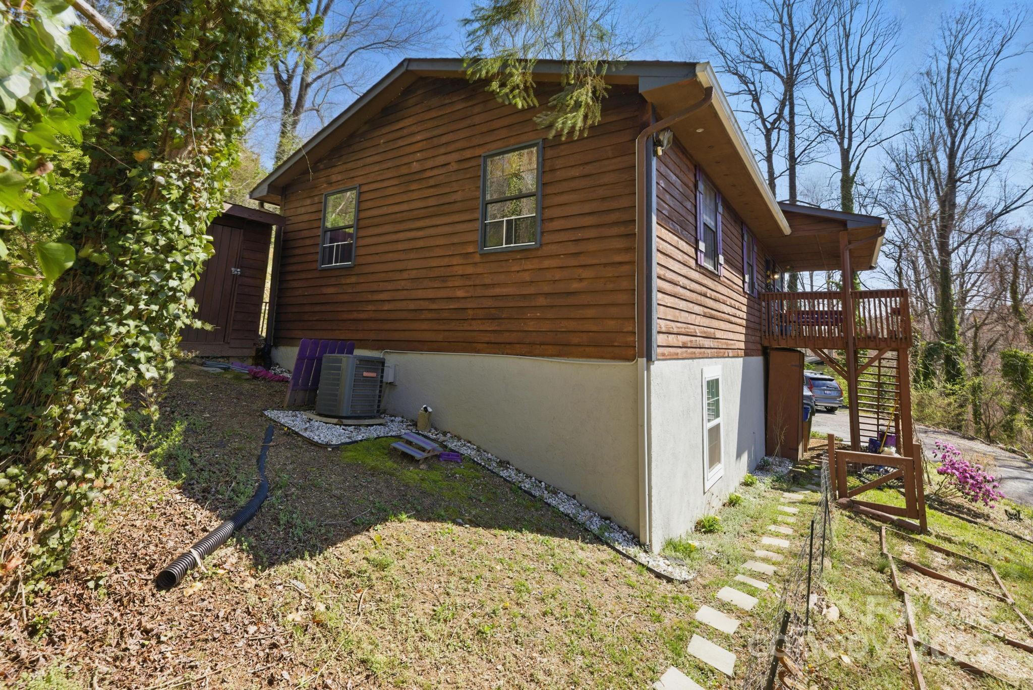 39 Lakeside Drive