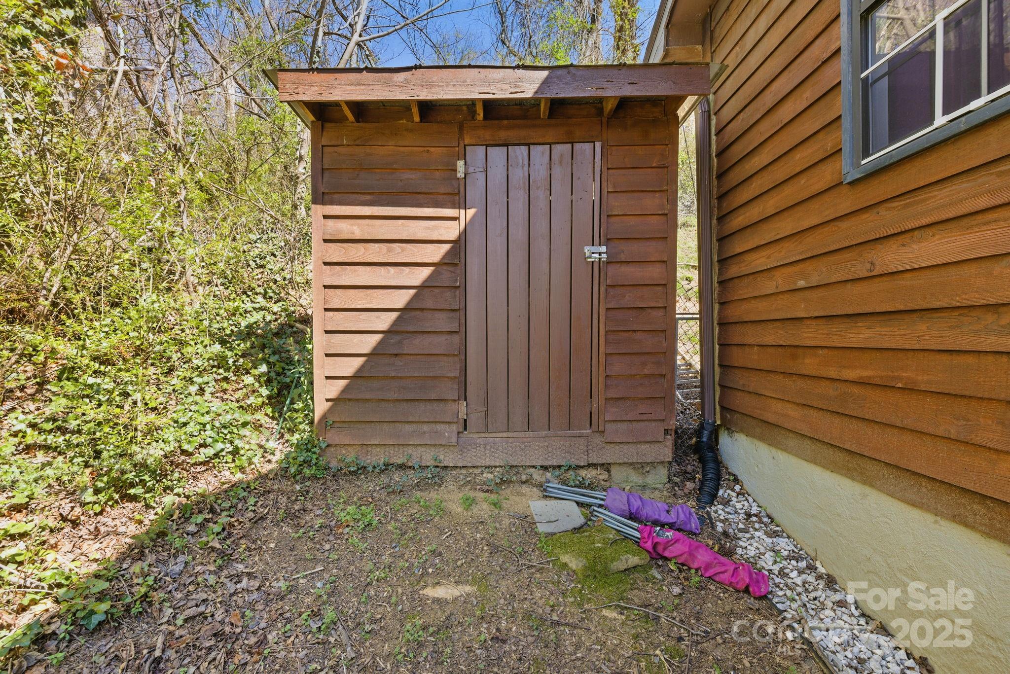 39 Lakeside Drive