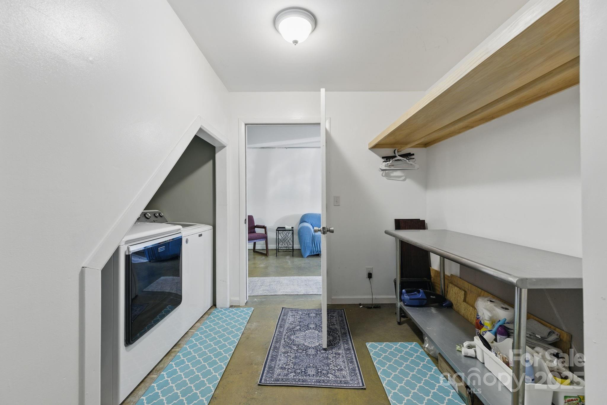 39 Lakeside Drive