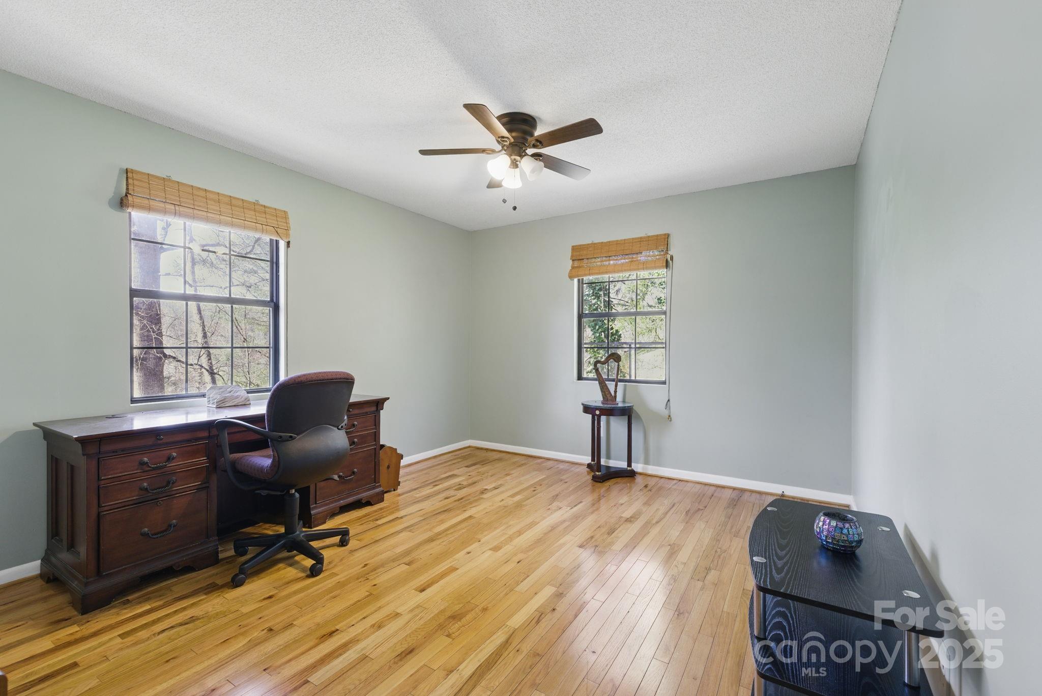39 Lakeside Drive
