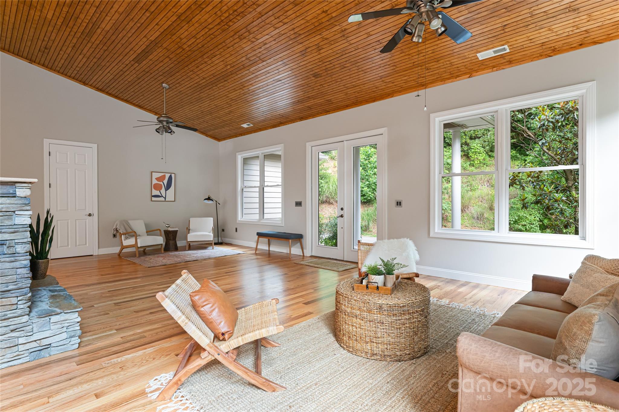 15 Falcon Crest Drive