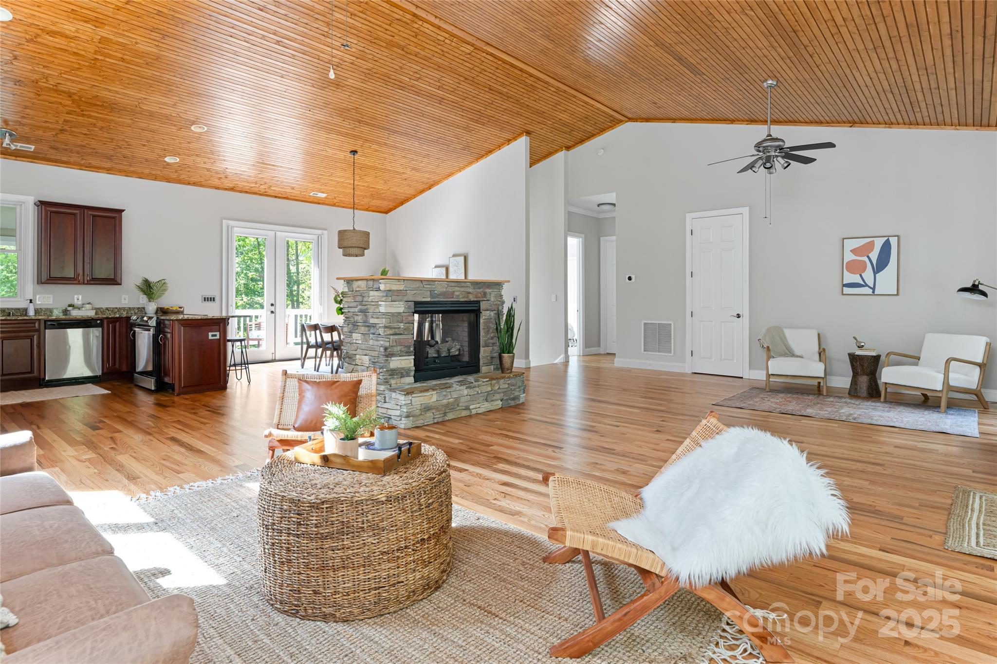 15 Falcon Crest Drive