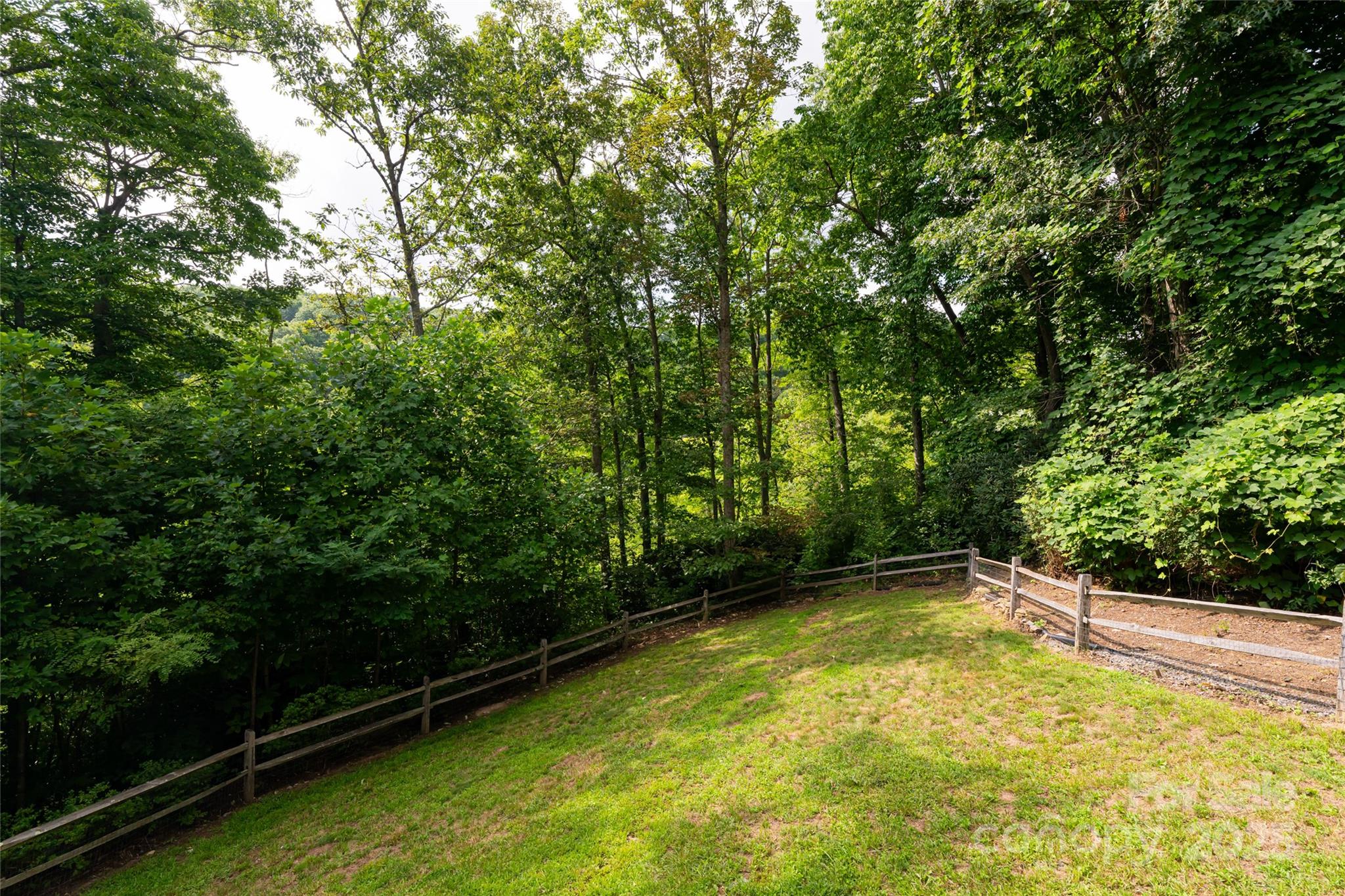 15 Falcon Crest Drive