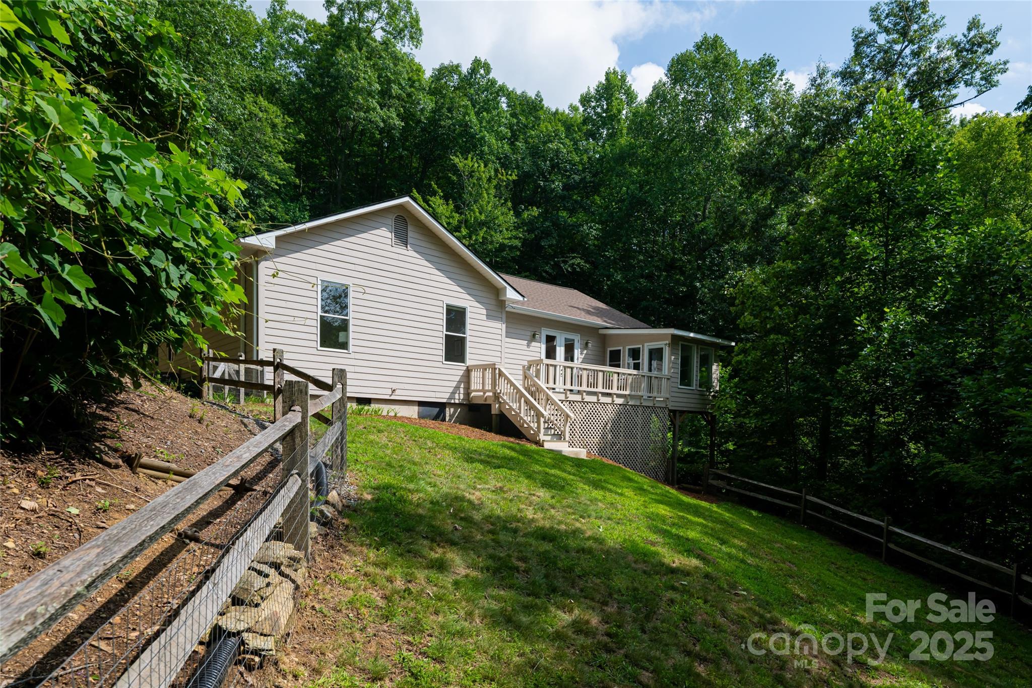 15 Falcon Crest Drive