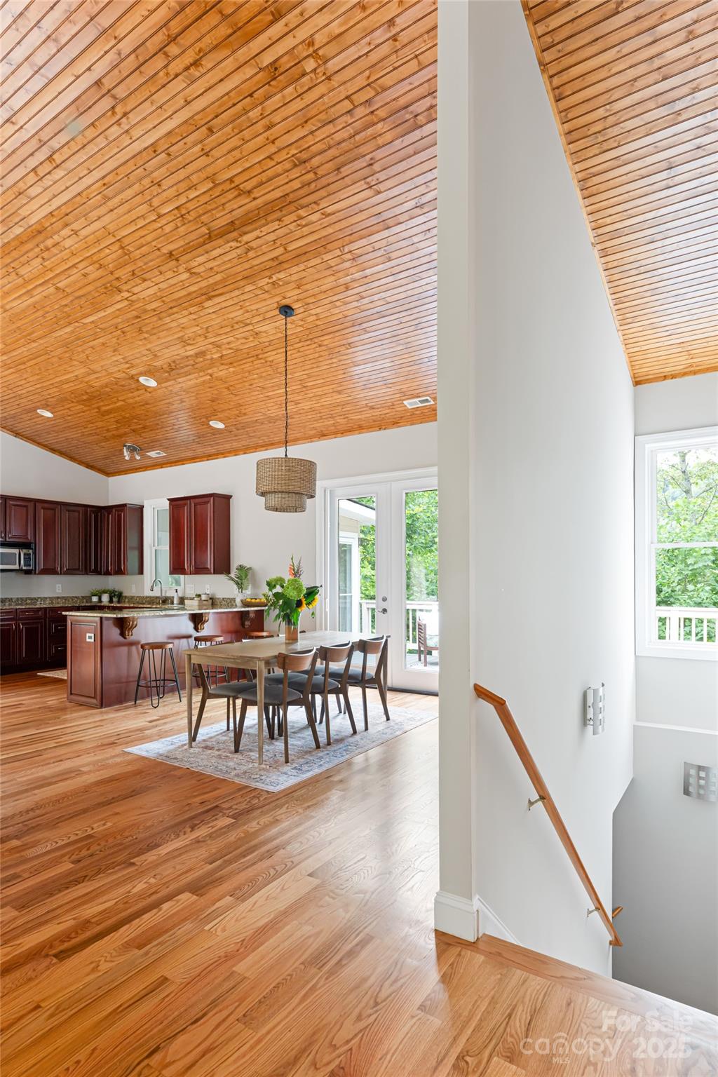 15 Falcon Crest Drive