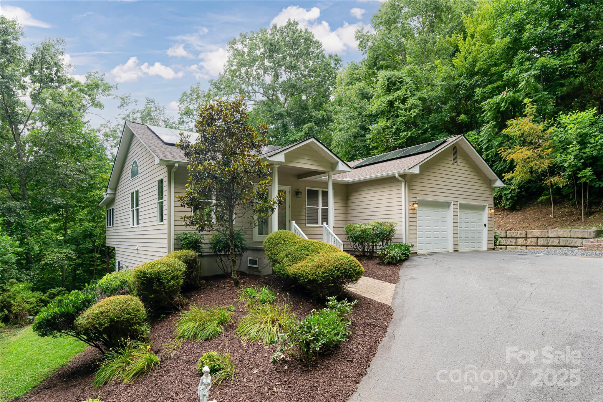 15 Falcon Crest Drive