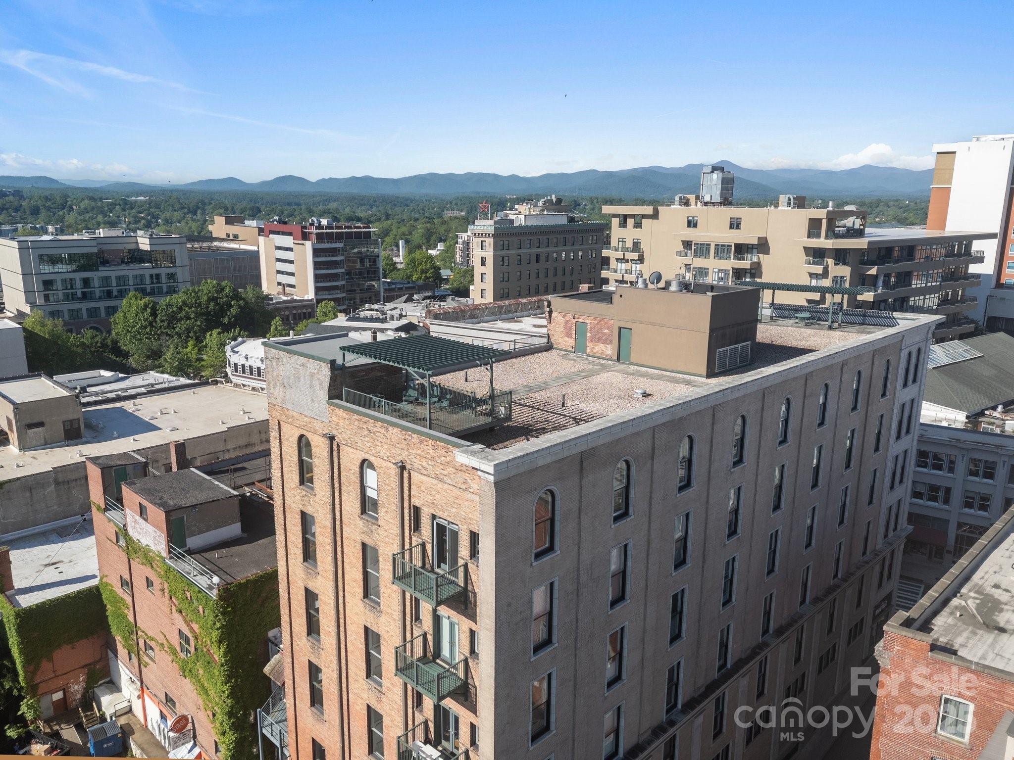 84 W Walnut Street Unit: 405