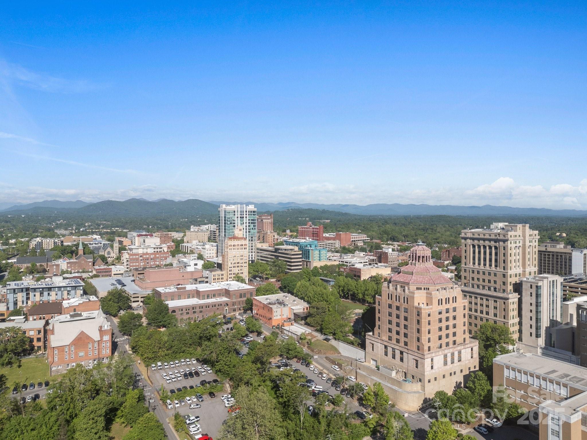 84 W Walnut Street Unit: 405
