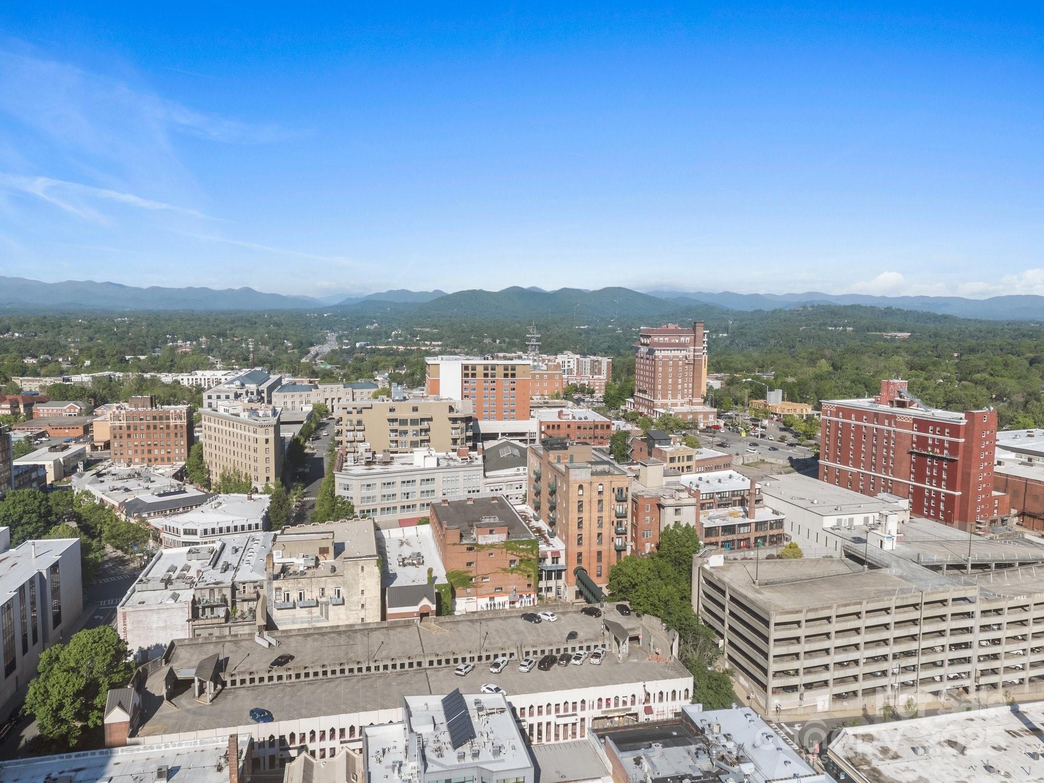 84 W Walnut Street Unit: 405