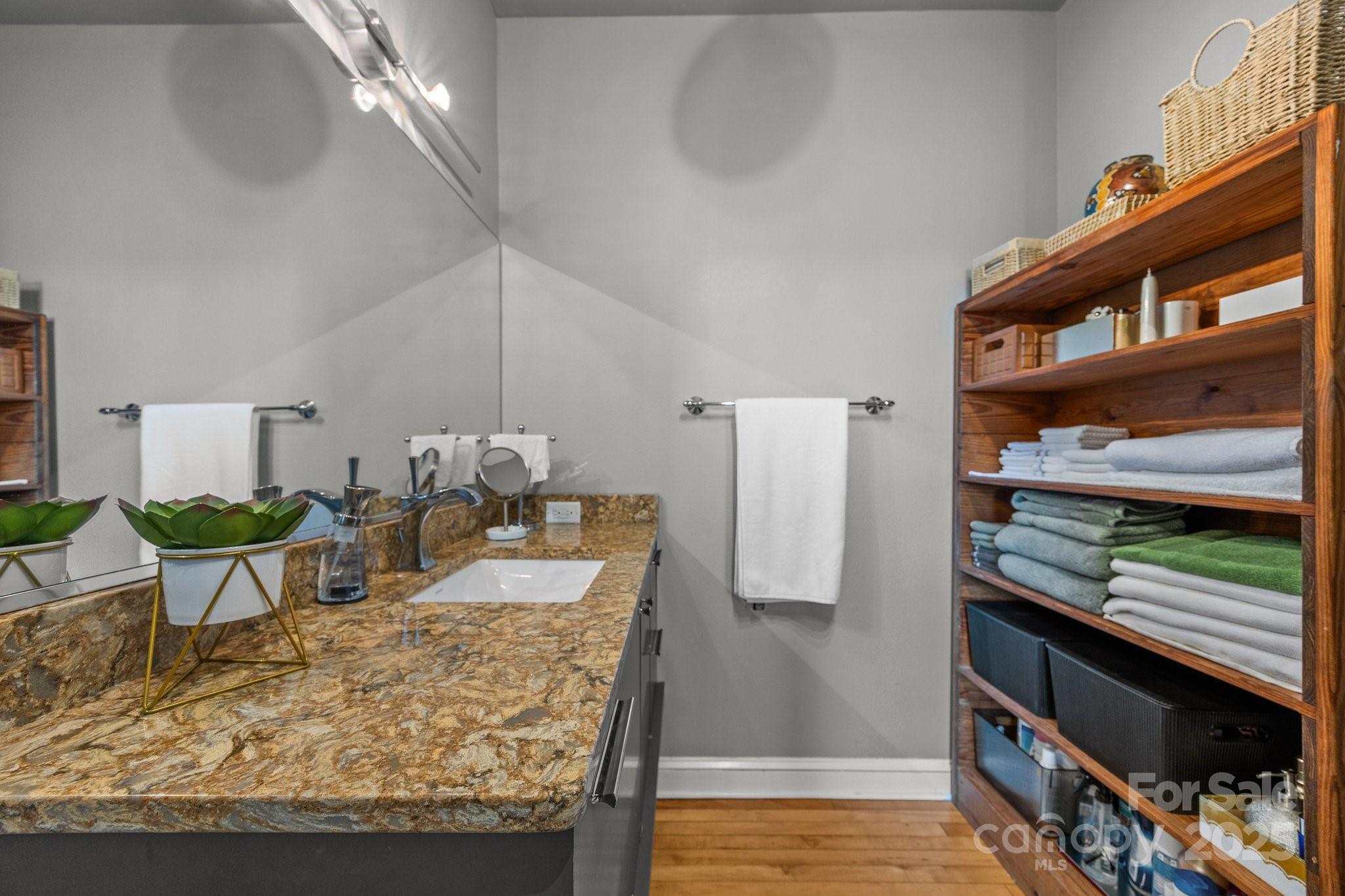 84 W Walnut Street Unit: 405
