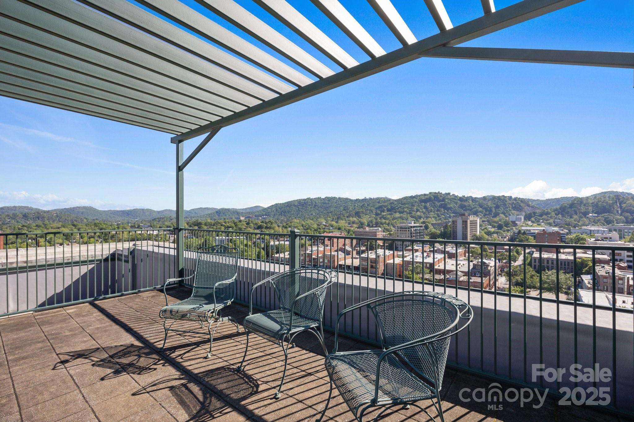84 W Walnut Street Unit: 405