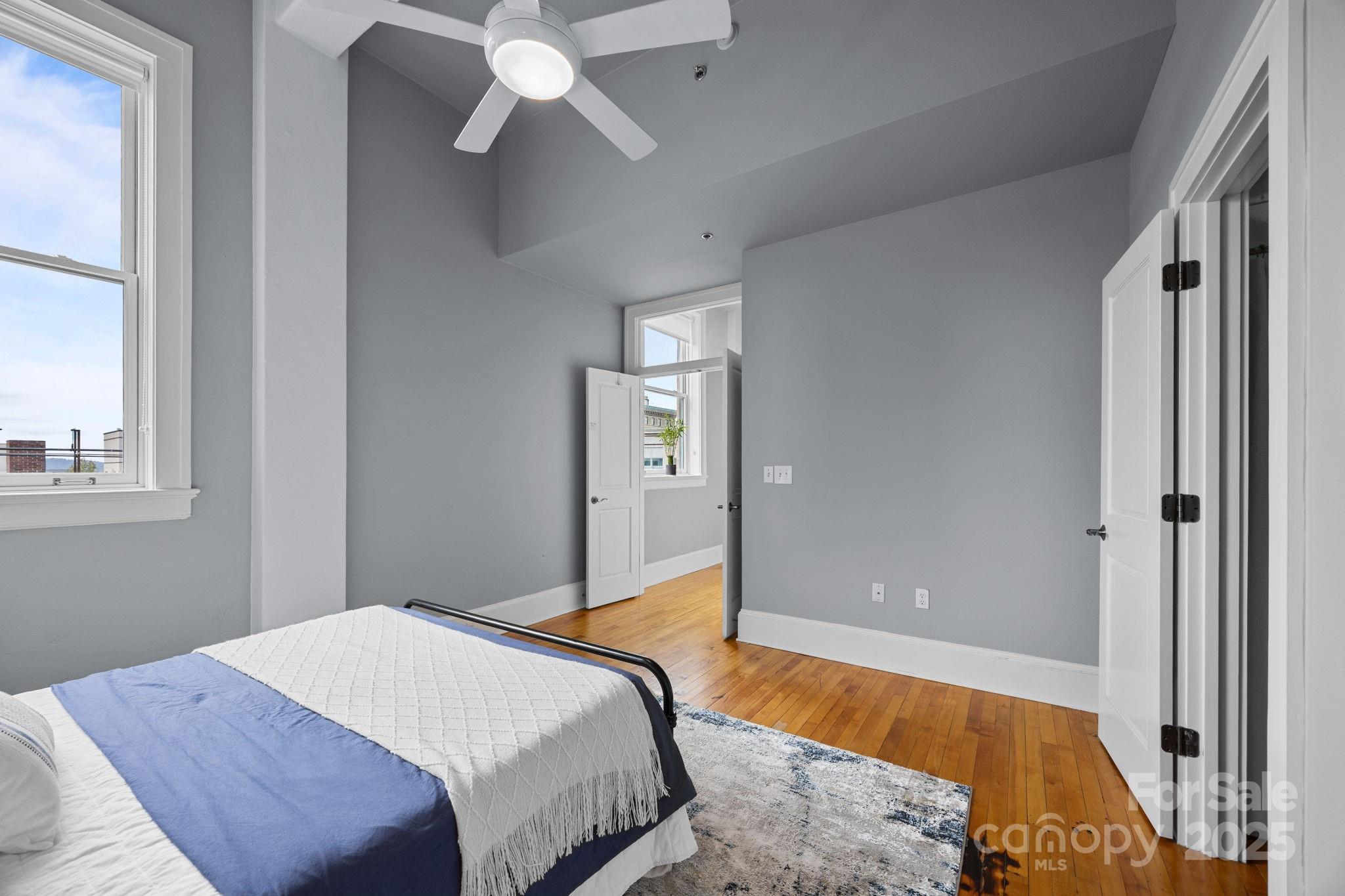 84 W Walnut Street Unit: 405